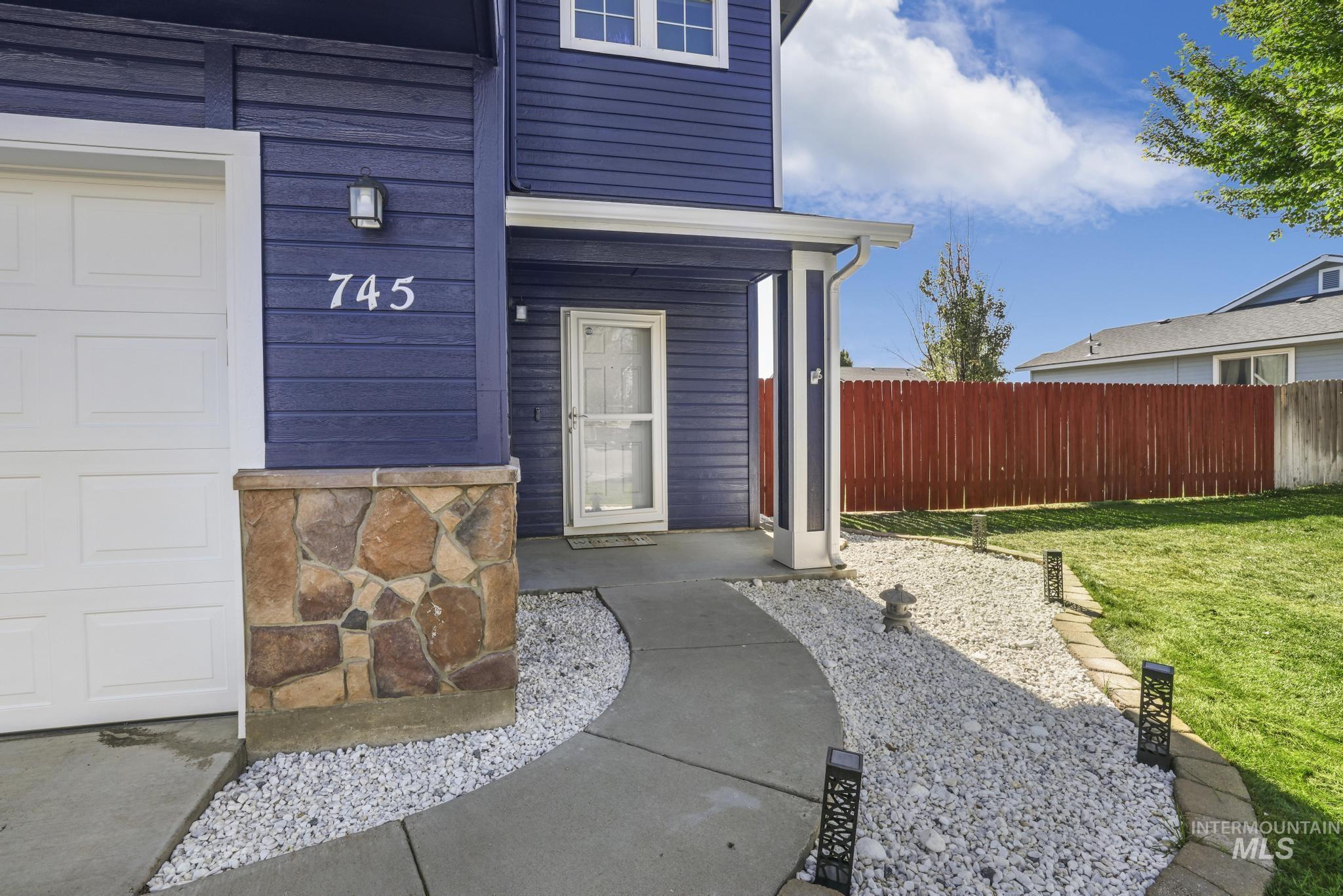 745 Sw Lago Property Photo 3