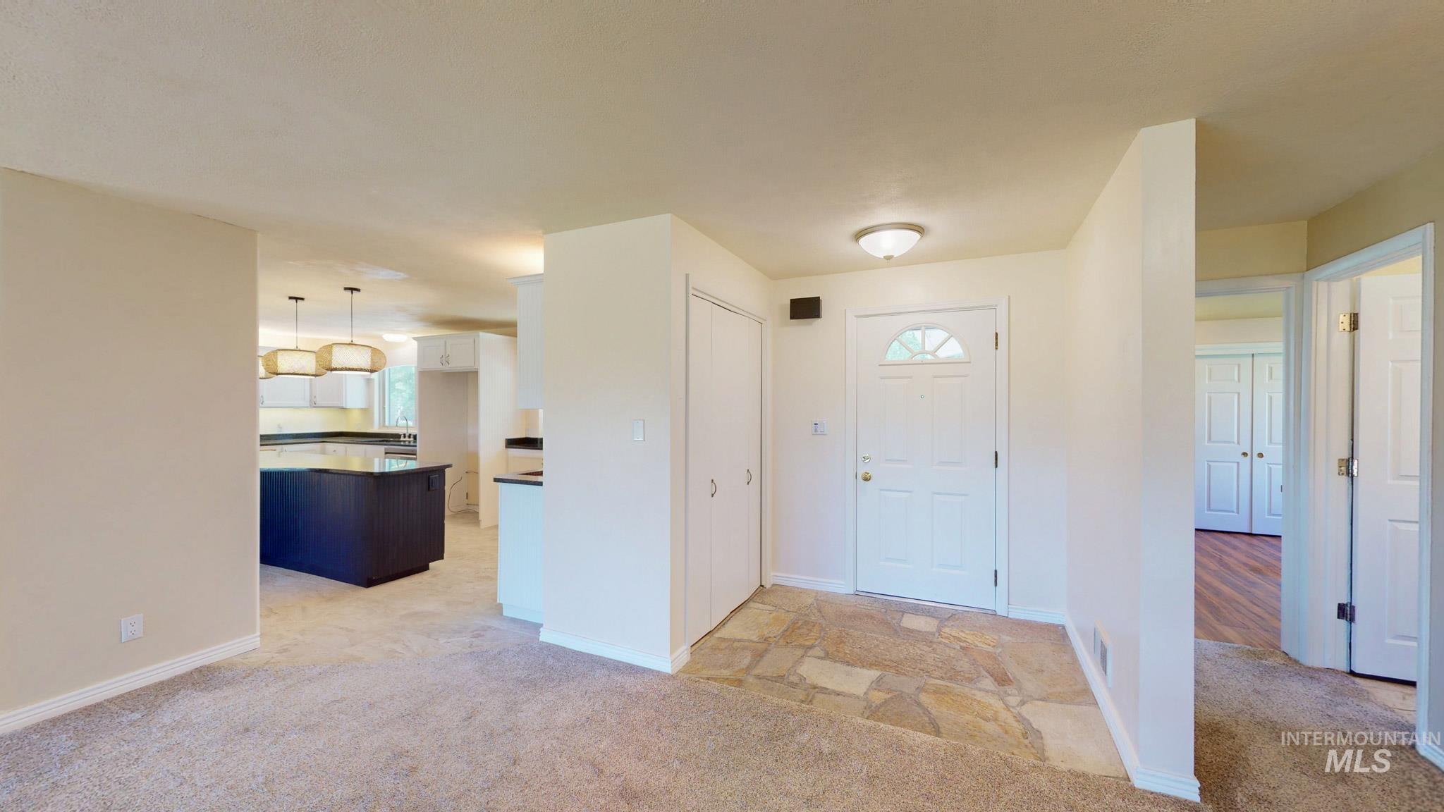 2137 Hillcrest Drive Property Photo 13