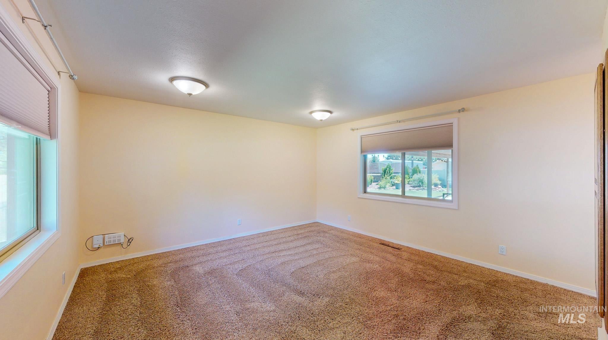 2137 Hillcrest Drive Property Photo 17