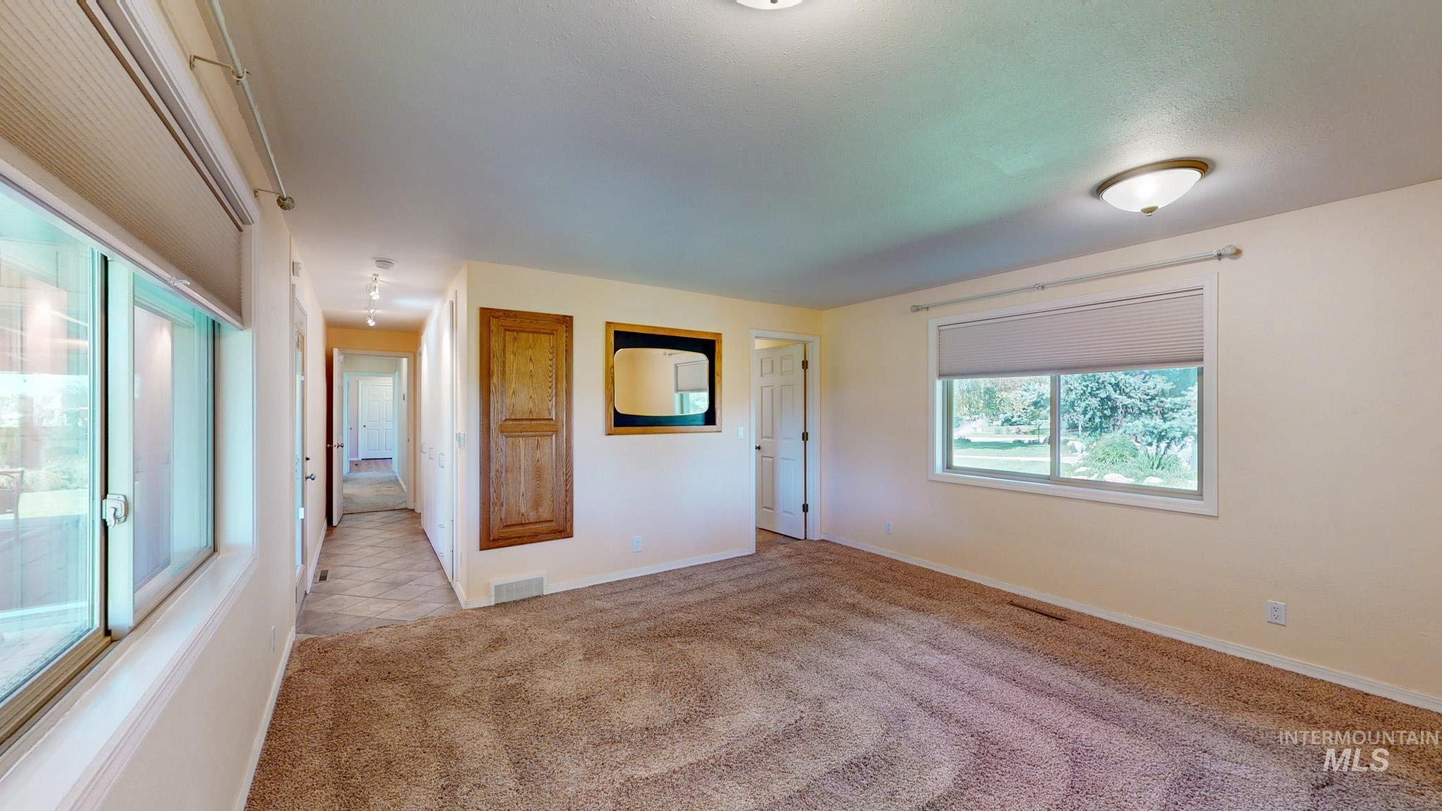 2137 Hillcrest Drive Property Photo 18