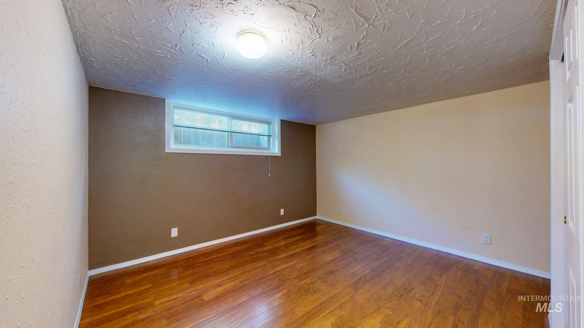 2137 Hillcrest Drive Property Photo 28