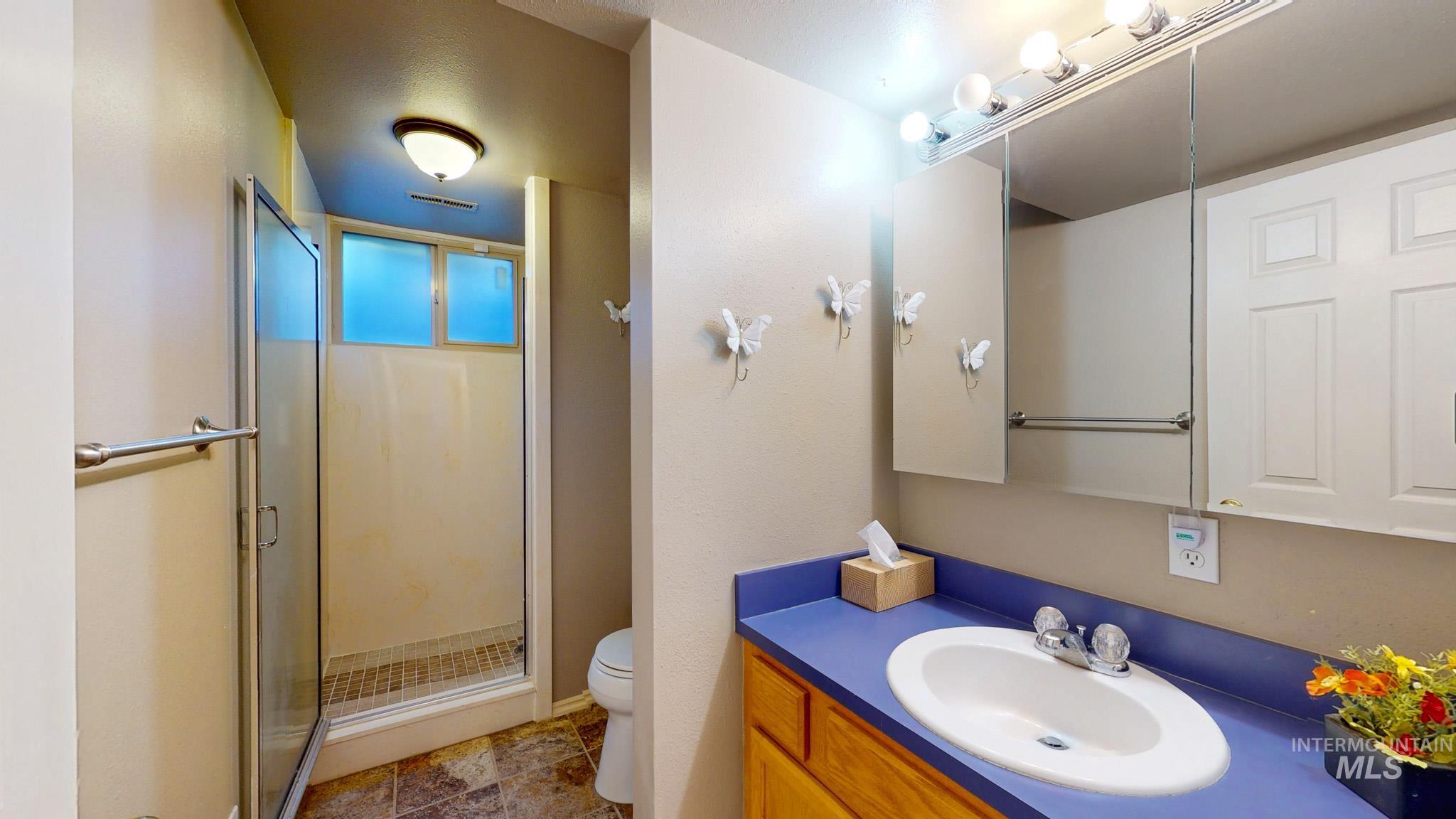 2137 Hillcrest Drive Property Photo 30