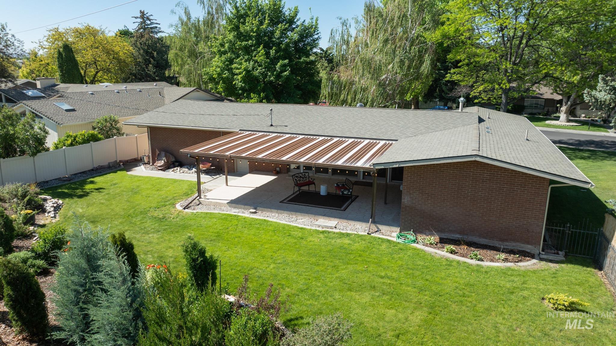 2137 Hillcrest Drive Property Photo 34