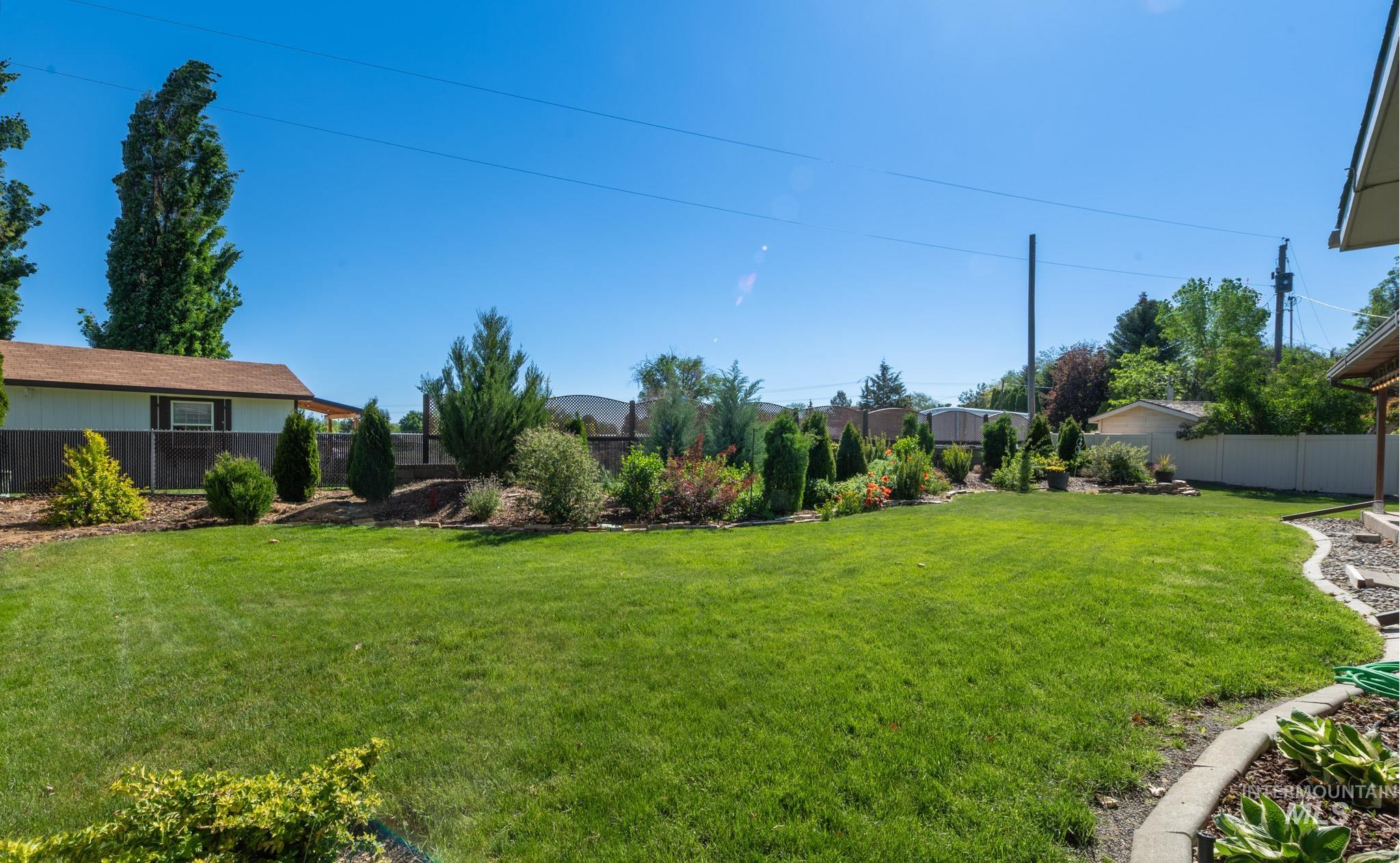 2137 Hillcrest Drive Property Photo 40