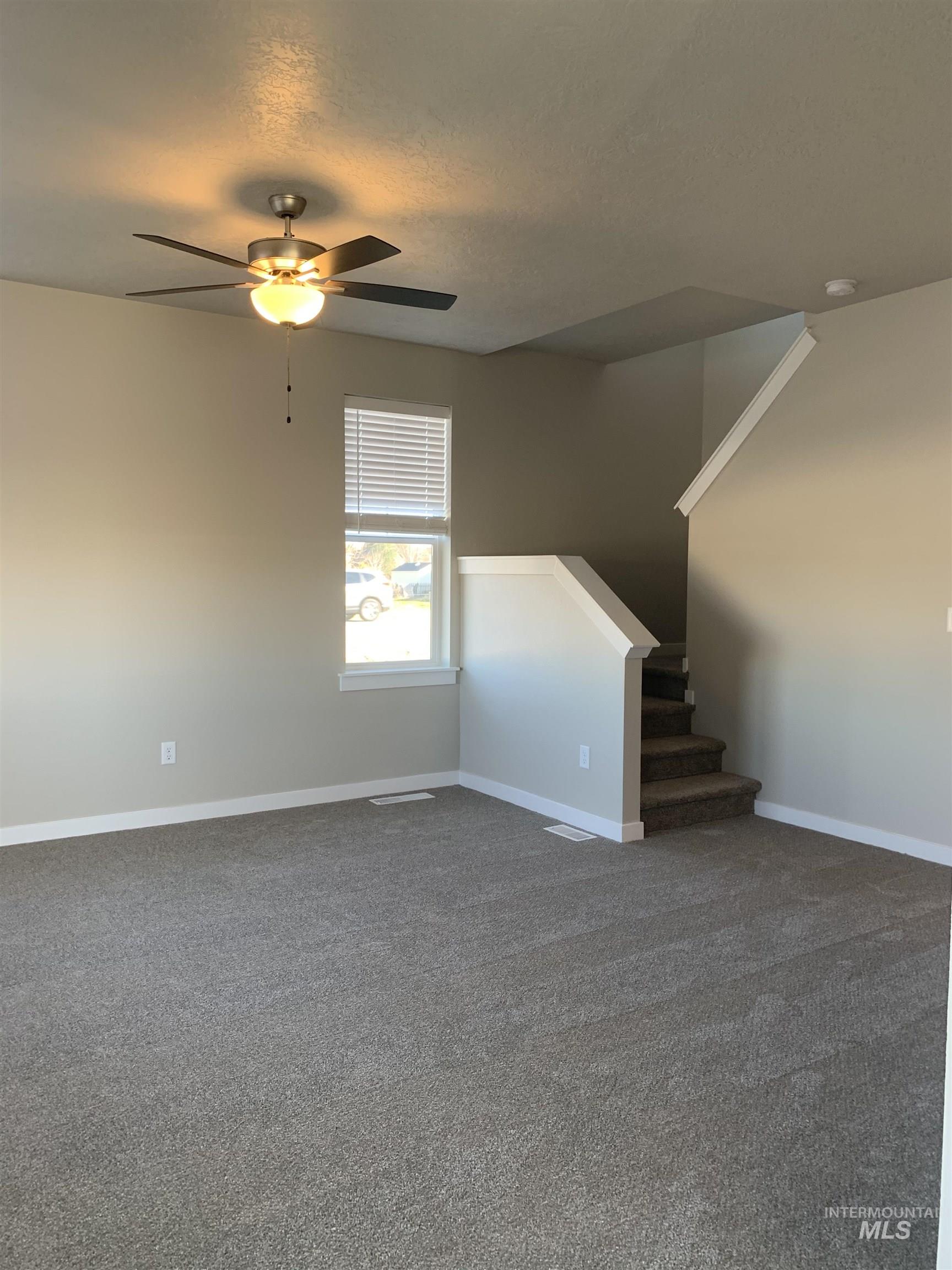 5990 S Jessenia Ln Property Photo 5