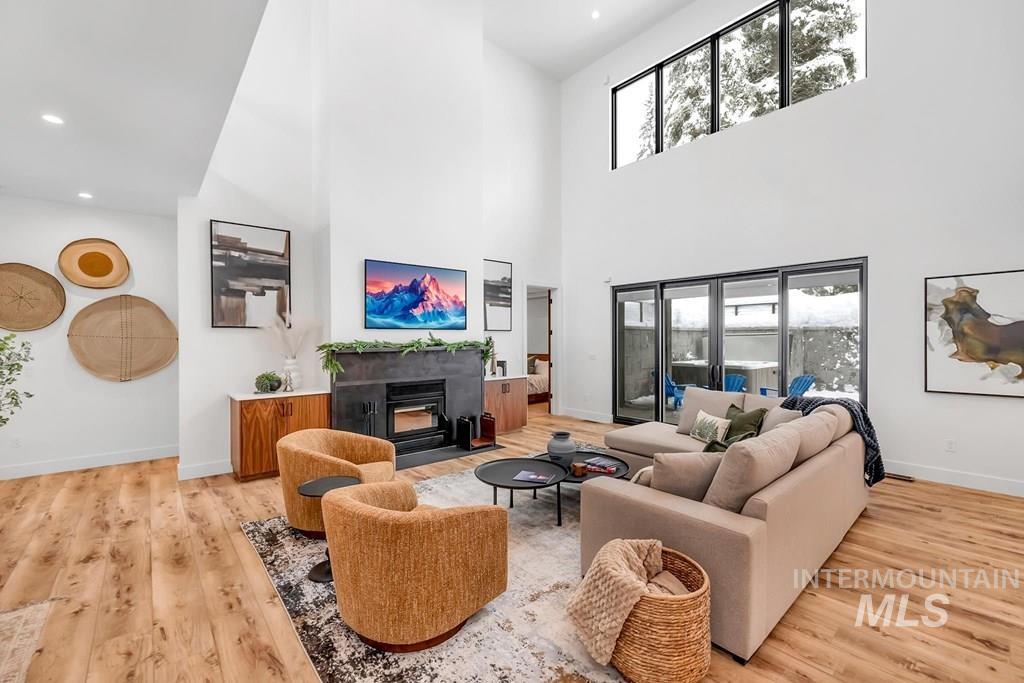 100 Sugarloaf Place Property Photo 13