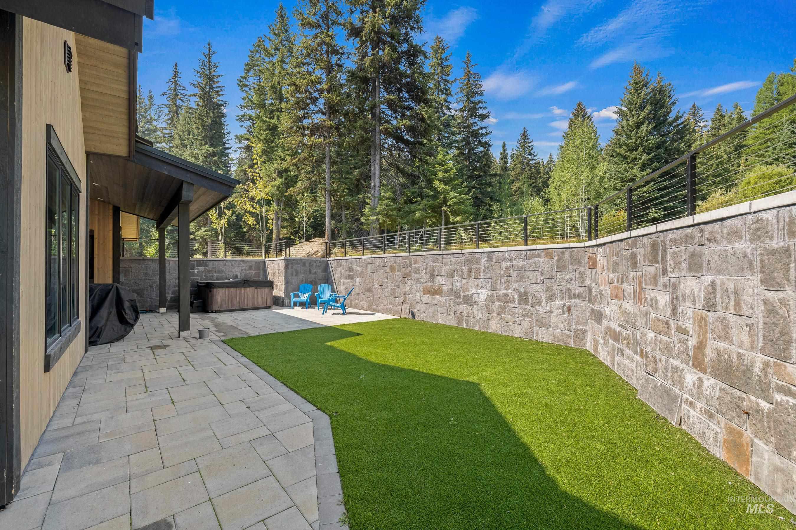 100 Sugarloaf Place Property Photo 16