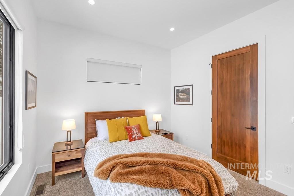100 Sugarloaf Place Property Photo 24