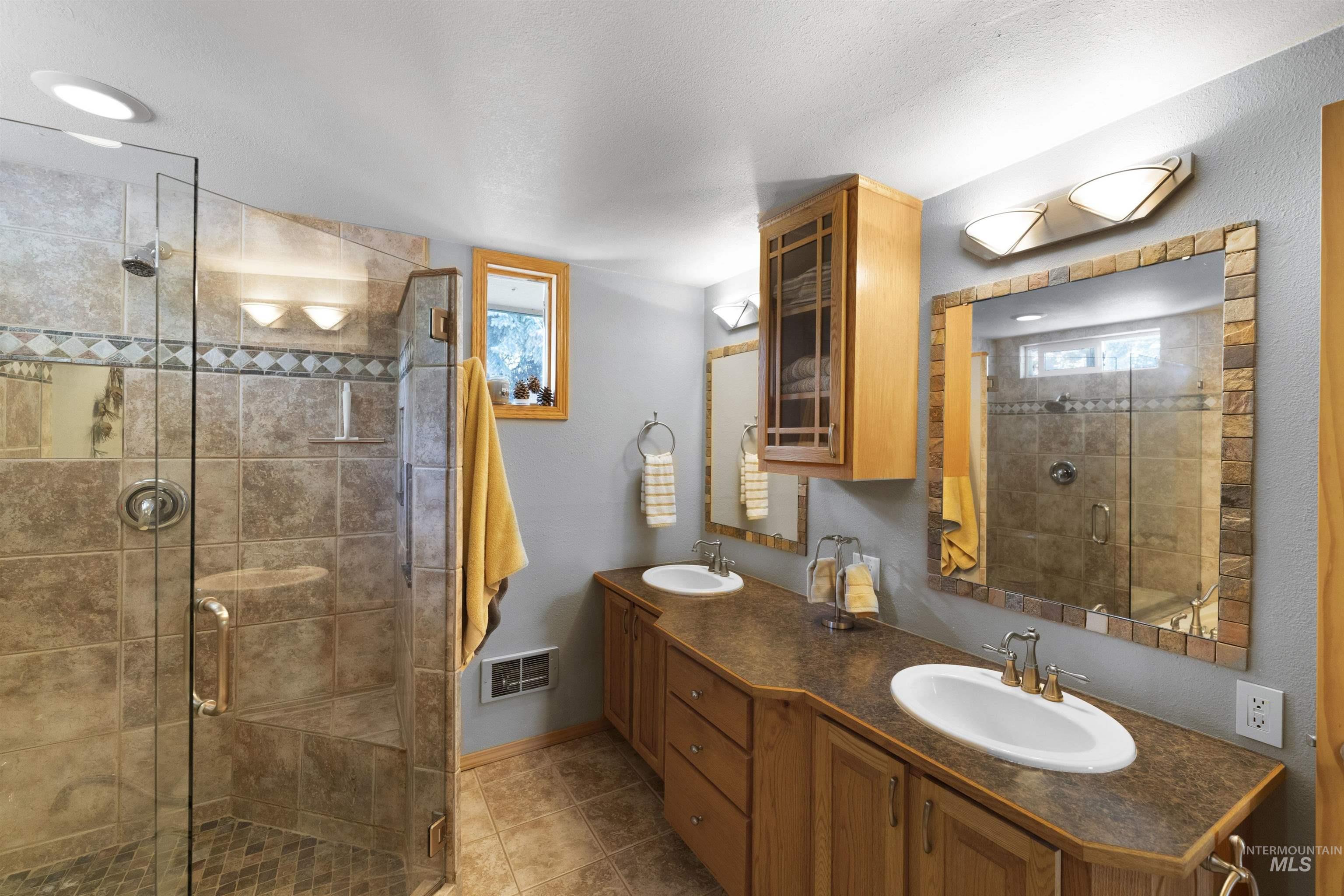 108 Gardner Place Property Photo 25