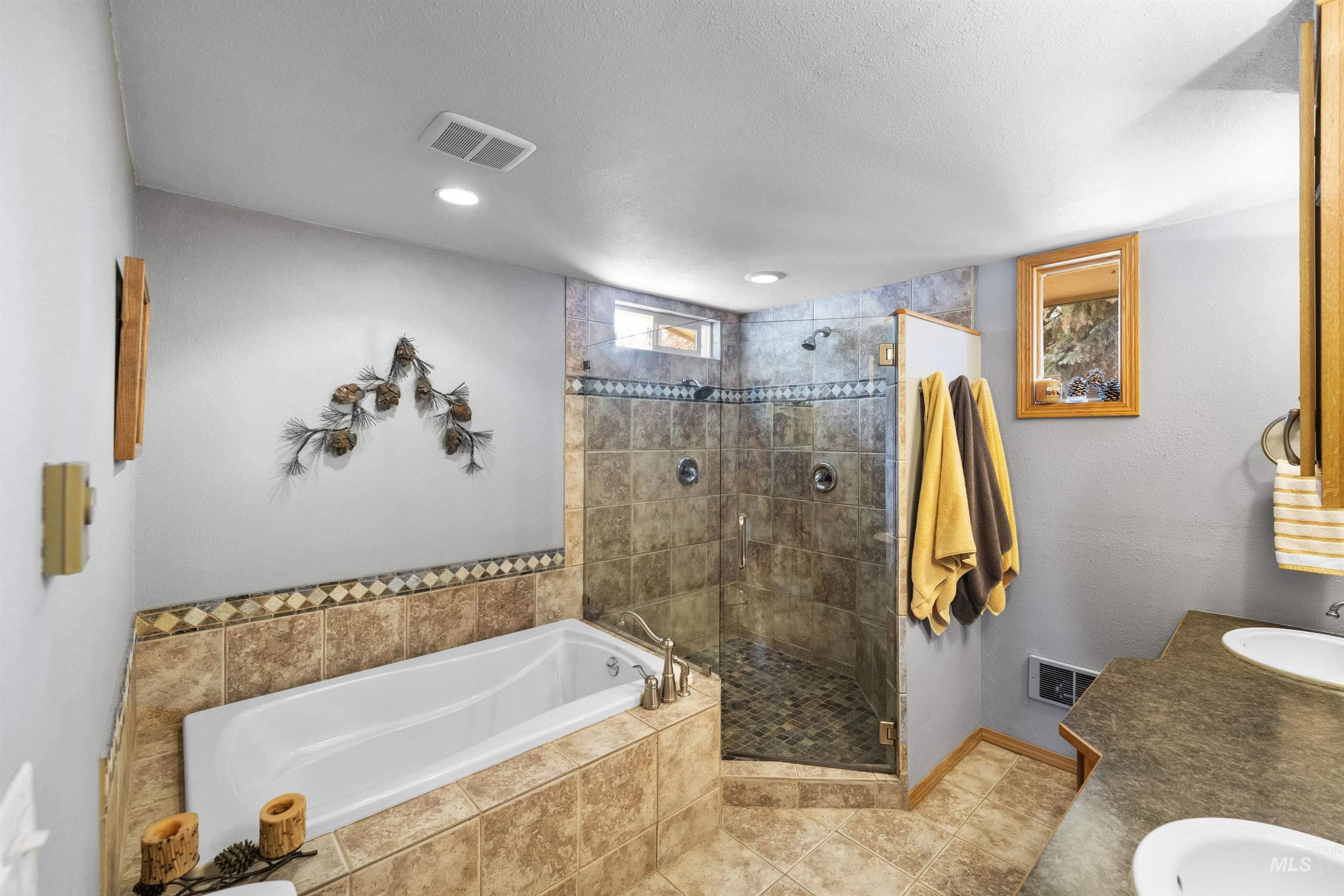 108 Gardner Place Property Photo 27
