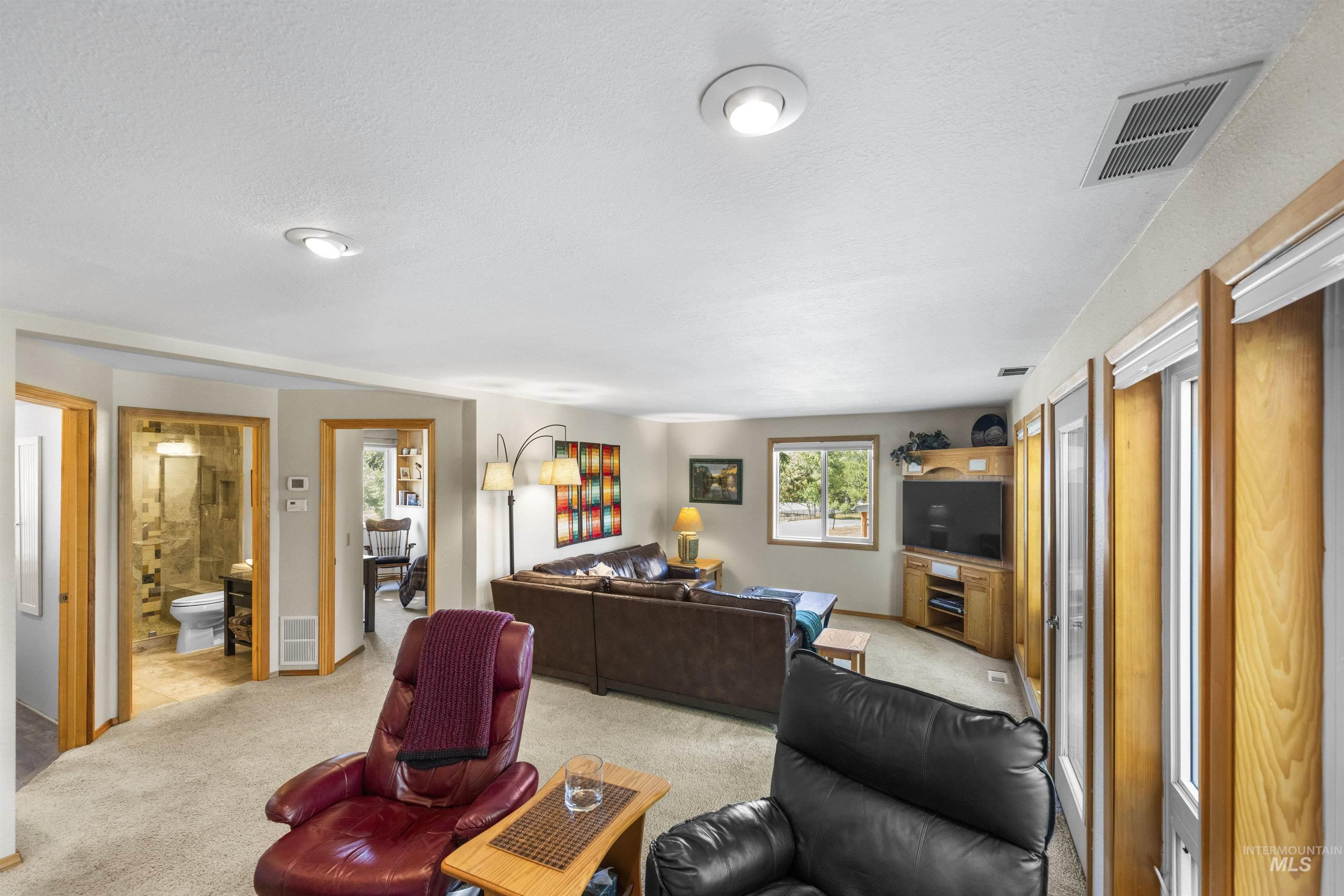 108 Gardner Place Property Photo 31