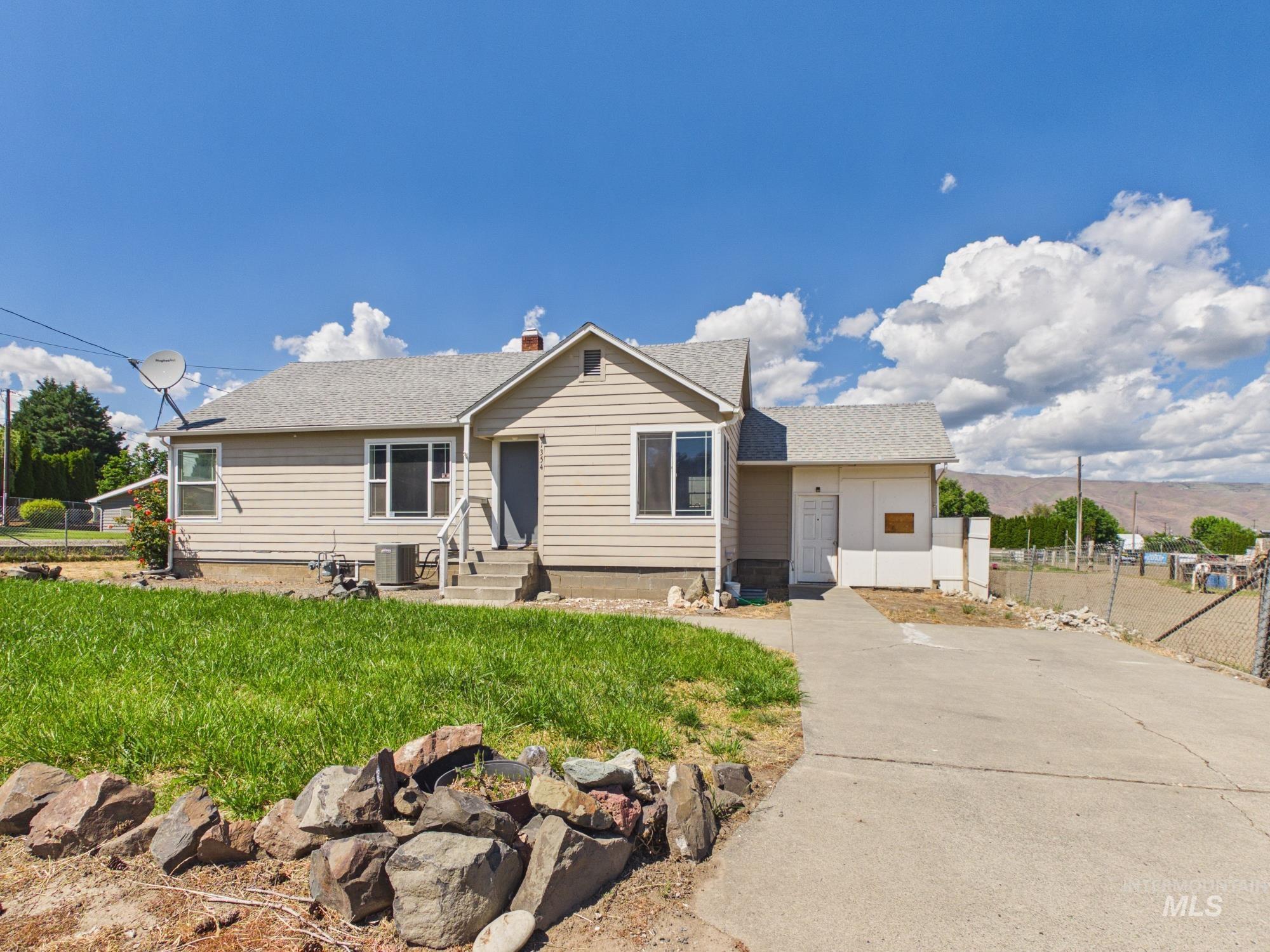 1354 Pound Ln. Property Photo 1