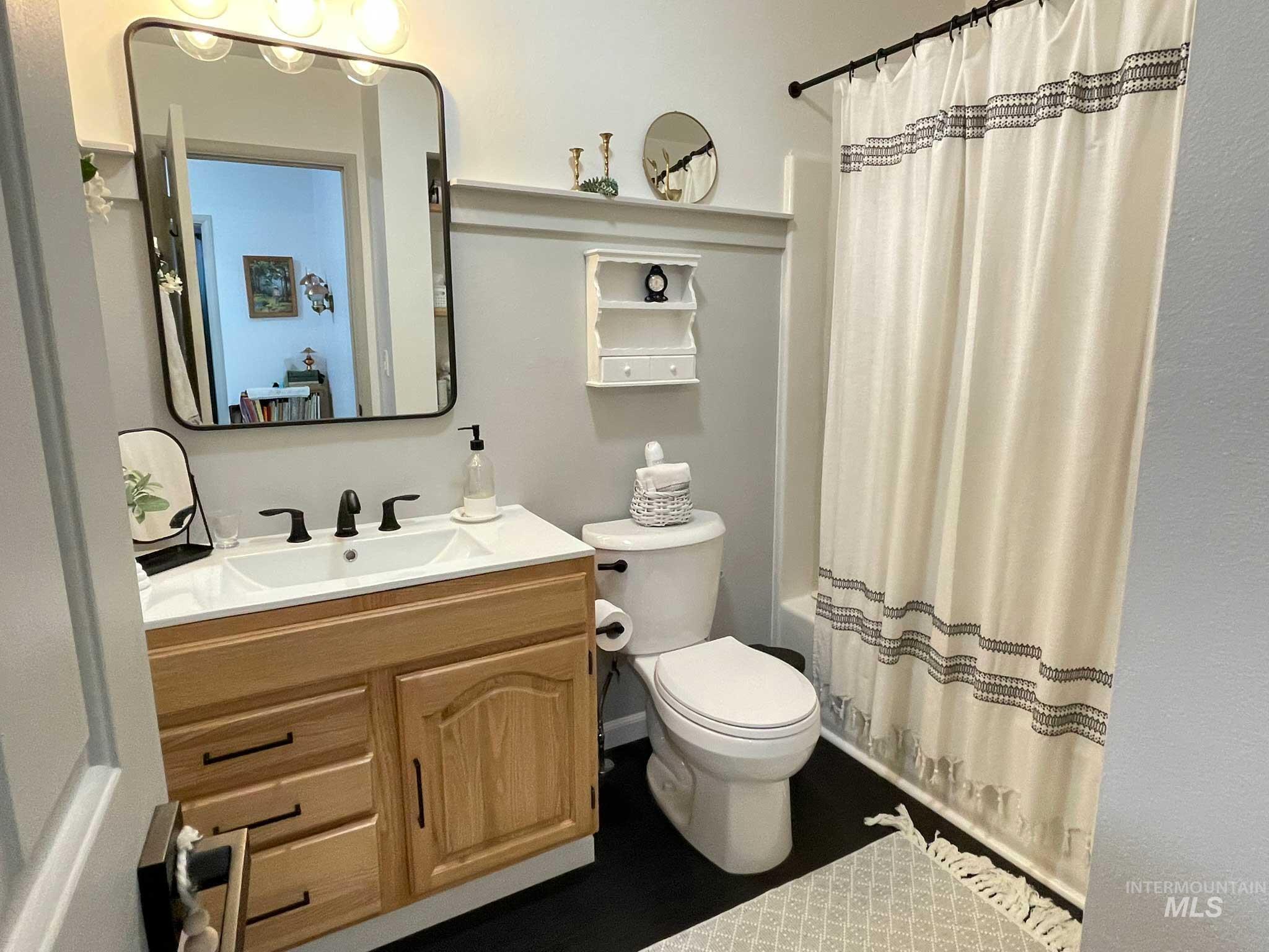 637 Leitch Creek Rd Property Photo 22