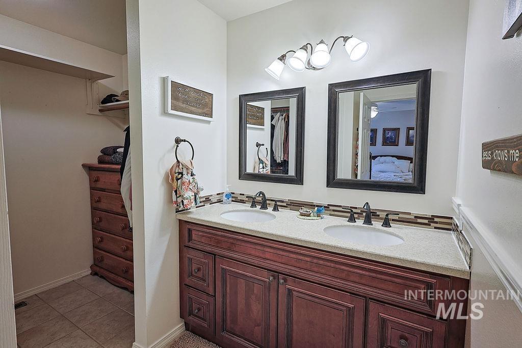 2628 Elizabeth Blvd Property Photo 29