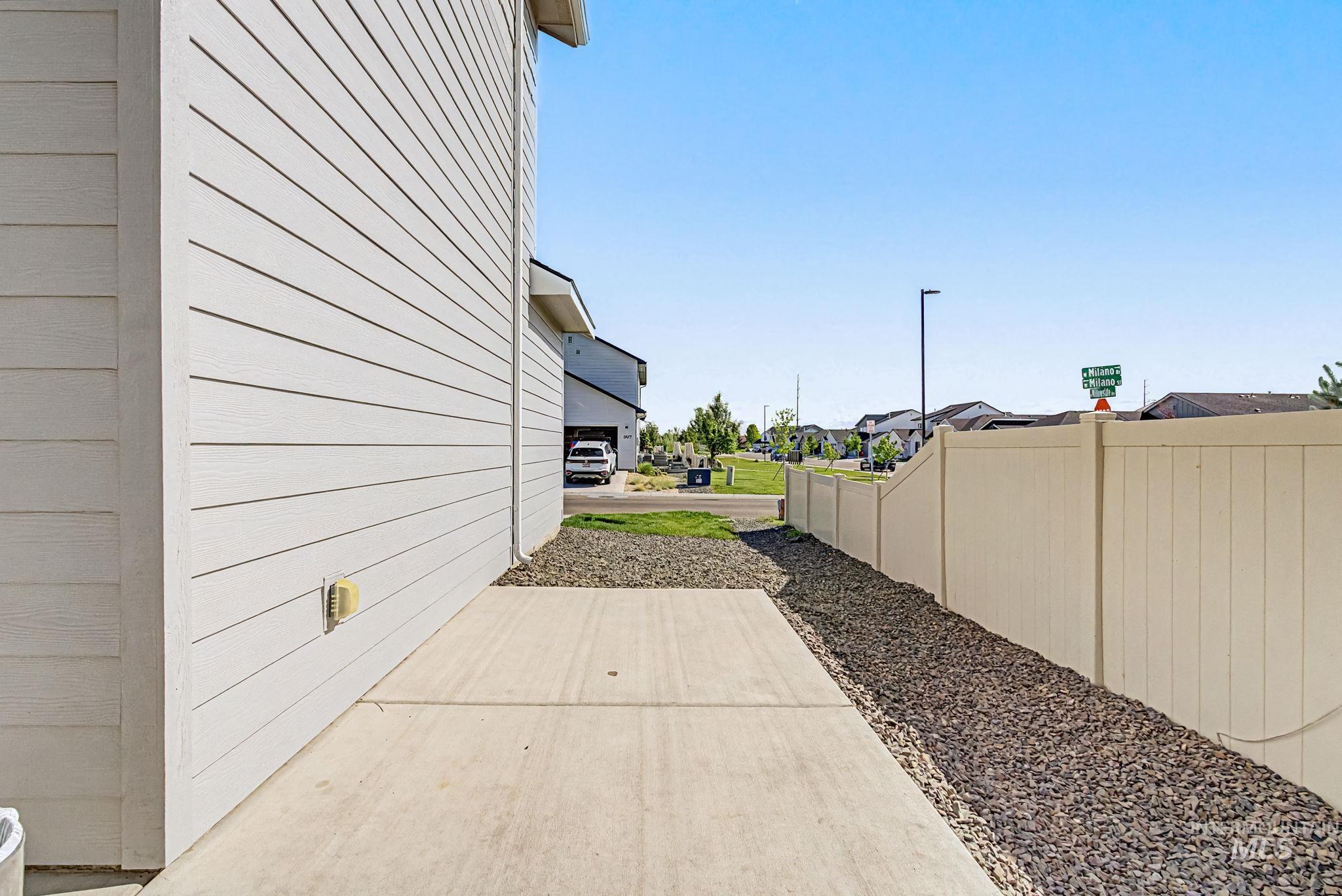 5170 W Milano Property Photo 24