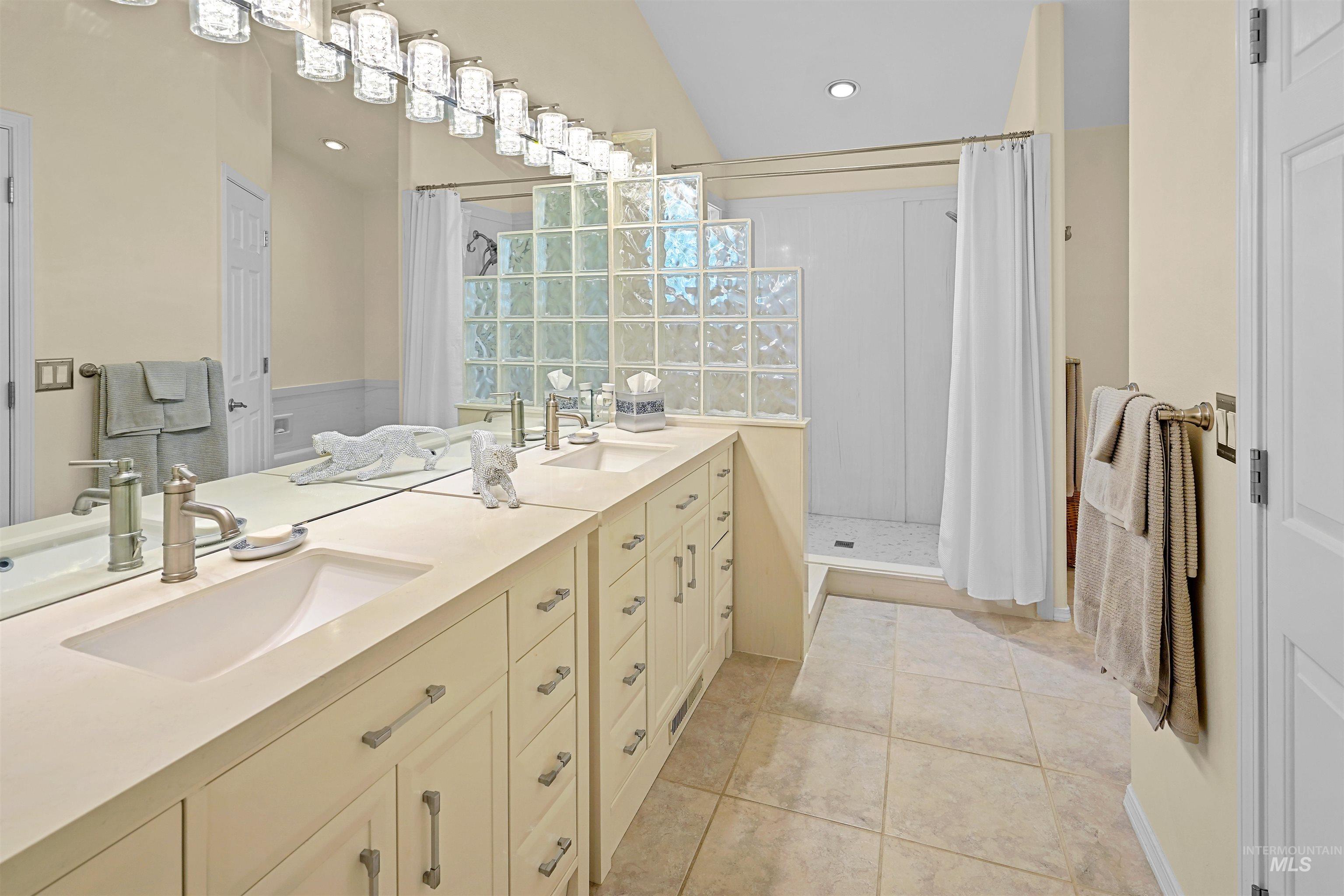 4 Granada Place Property Photo 13