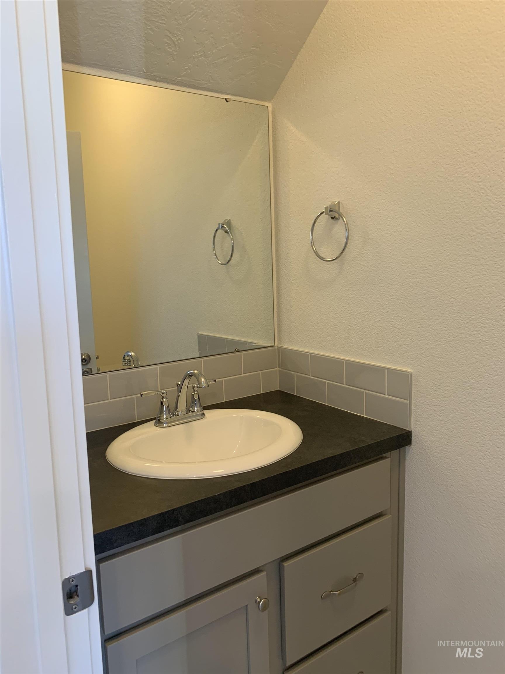 6002 S Jessenia Ln Property Photo 6