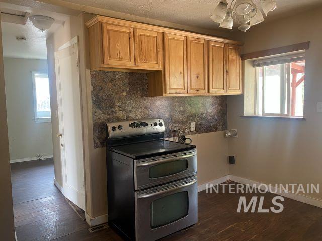 1431 Elizabeth Blvd Property Photo 3