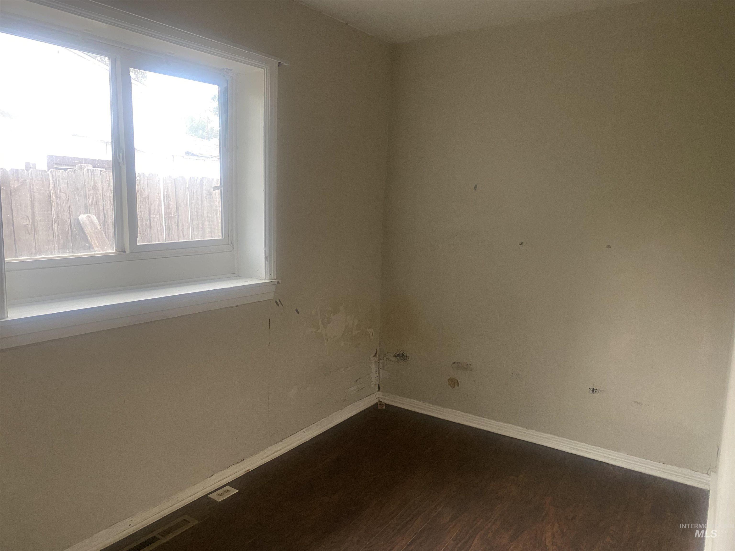 1431 Elizabeth Blvd Property Photo 7
