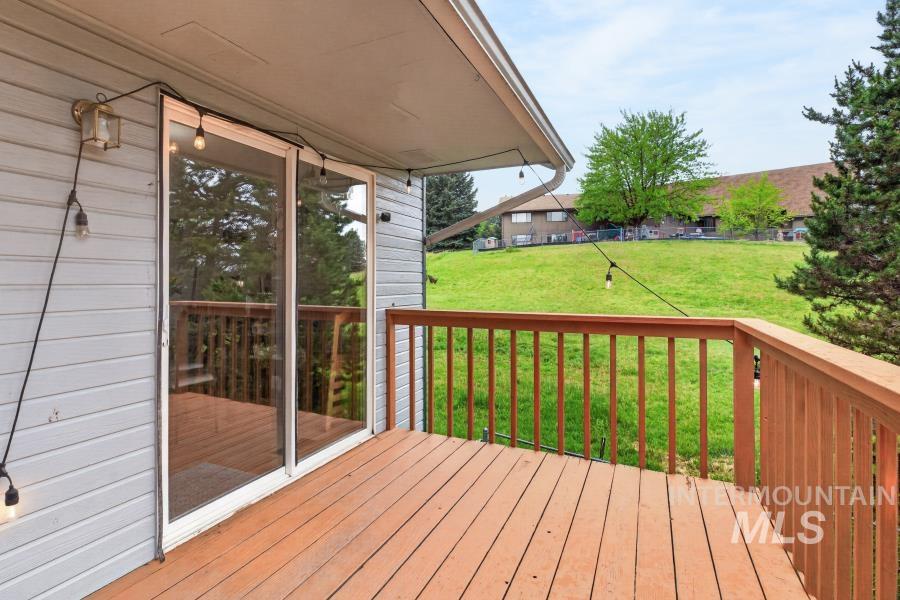542 Northwood Property Photo 17
