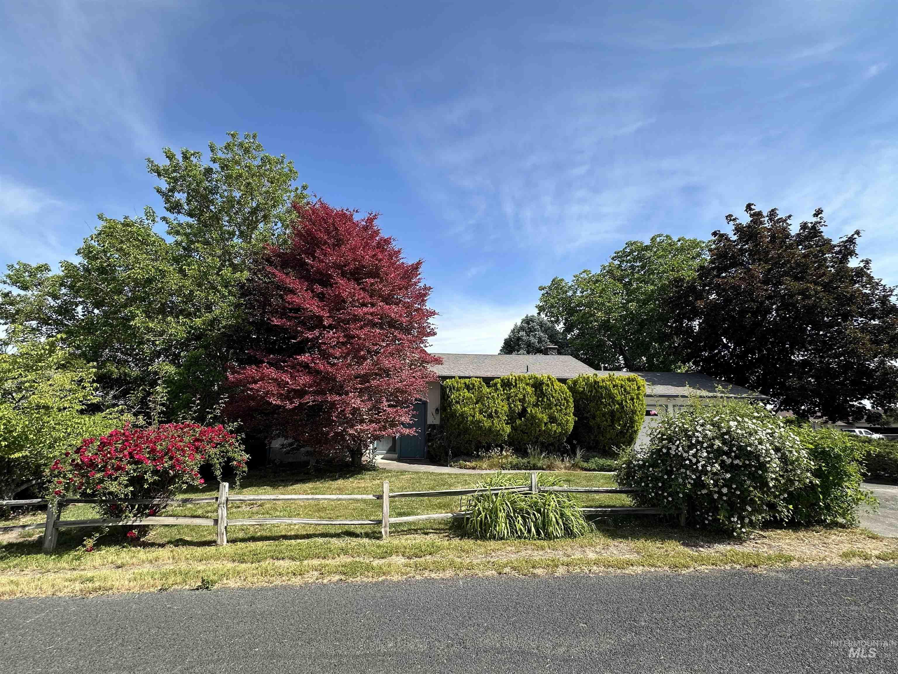 1620 6th Ave Property Photo 1