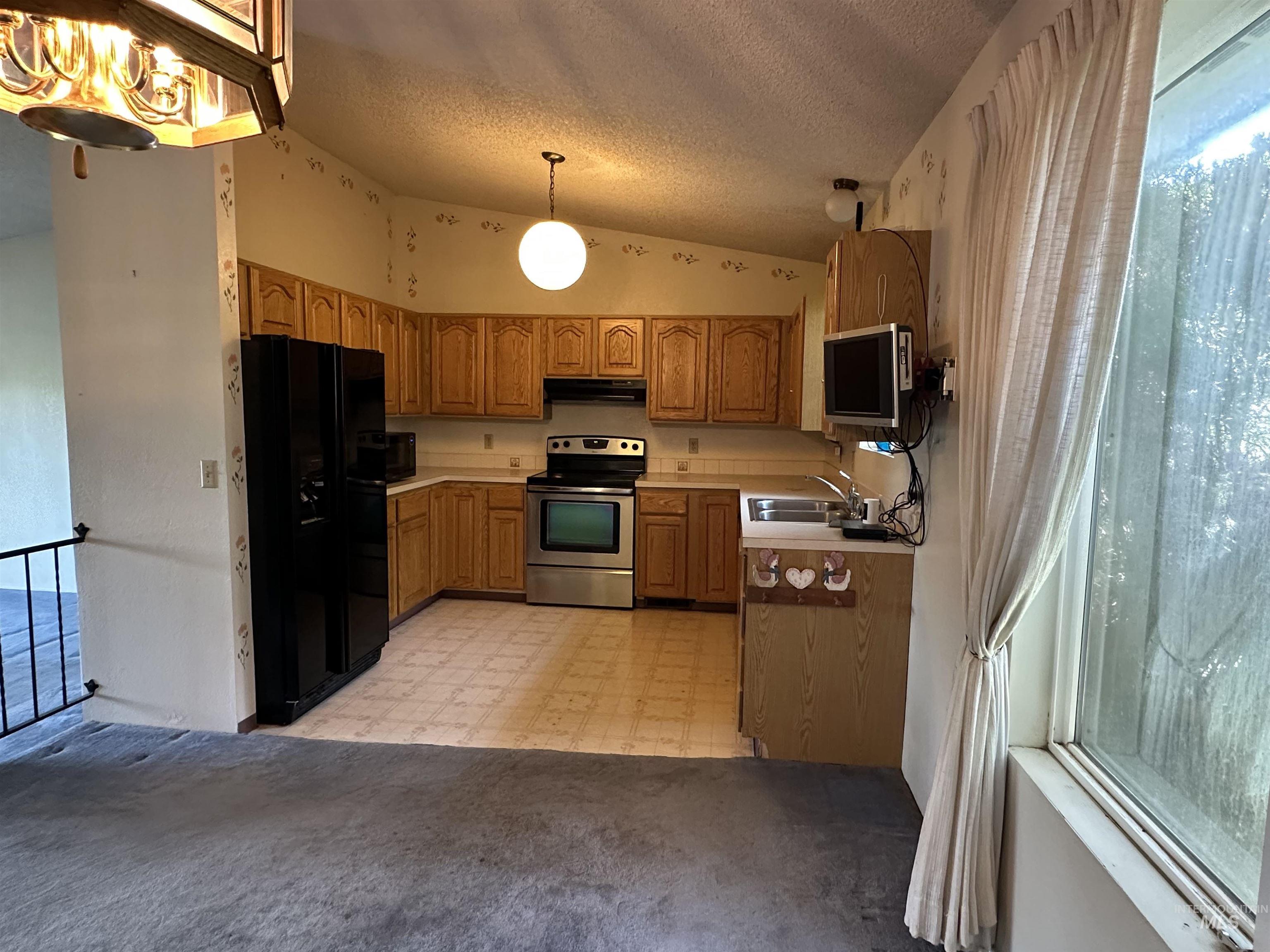1620 6th Ave Property Photo 5
