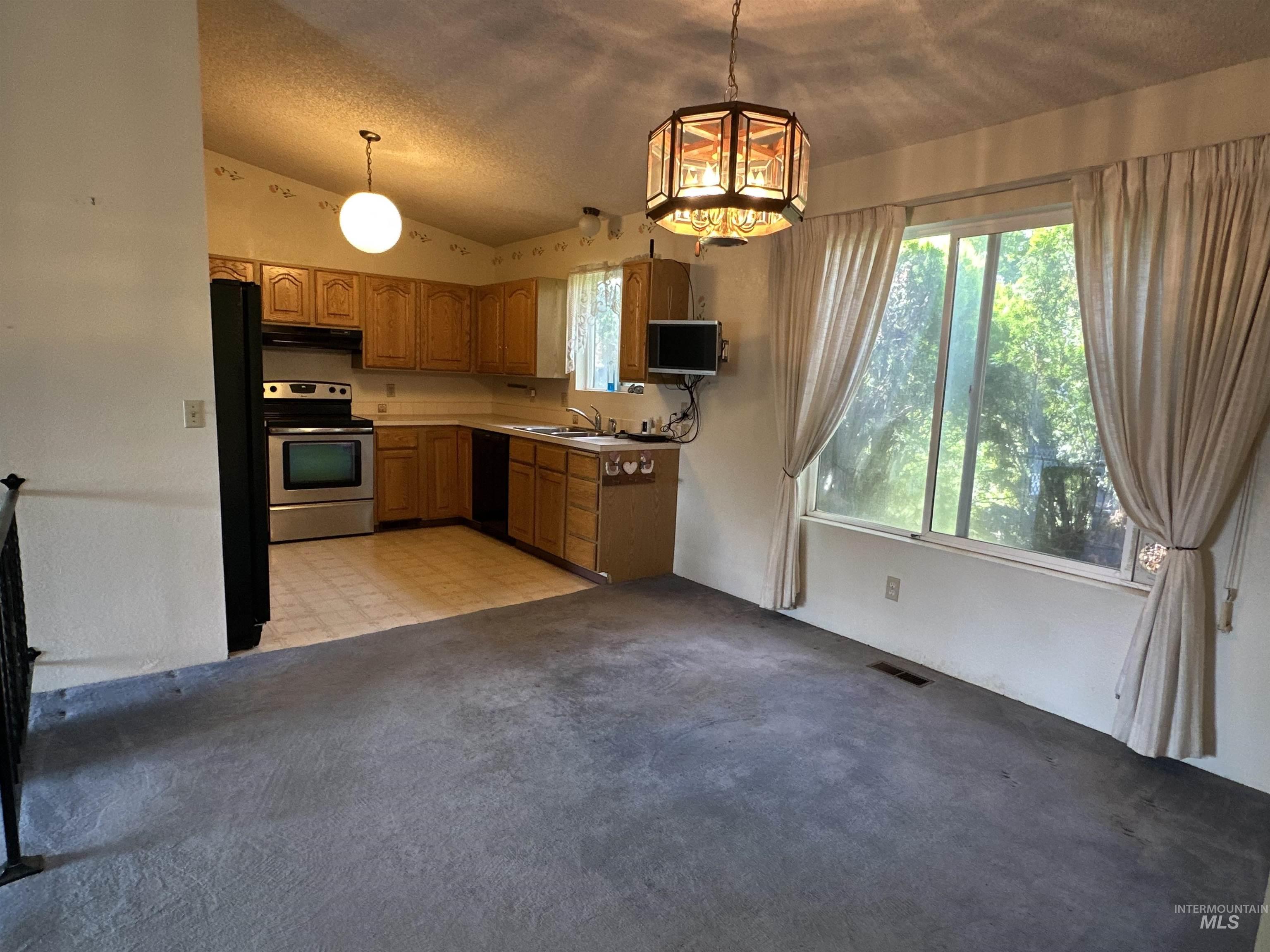 1620 6th Ave Property Photo 6