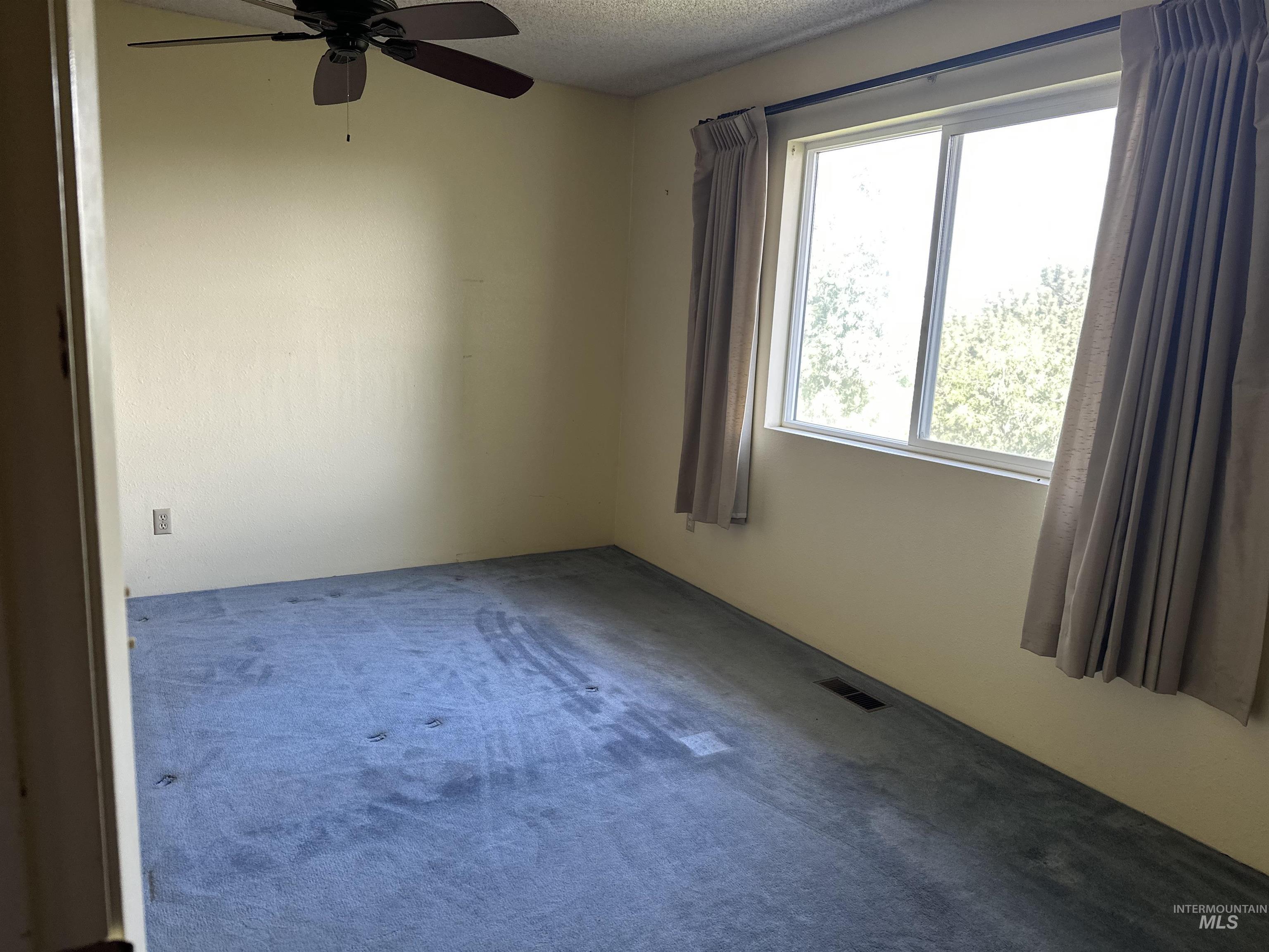 1620 6th Ave Property Photo 9