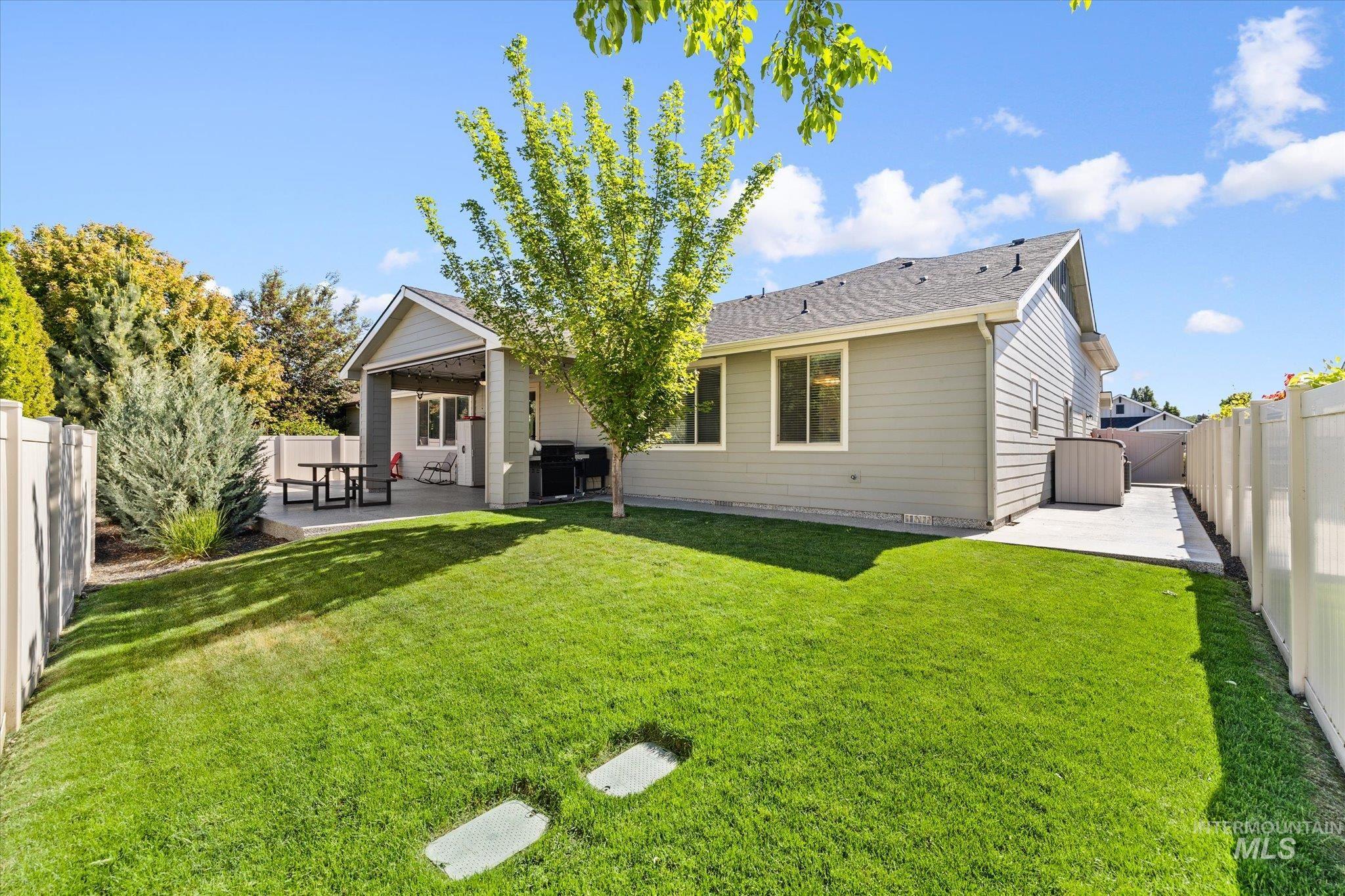 847 N Tullshire Way Property Photo 3