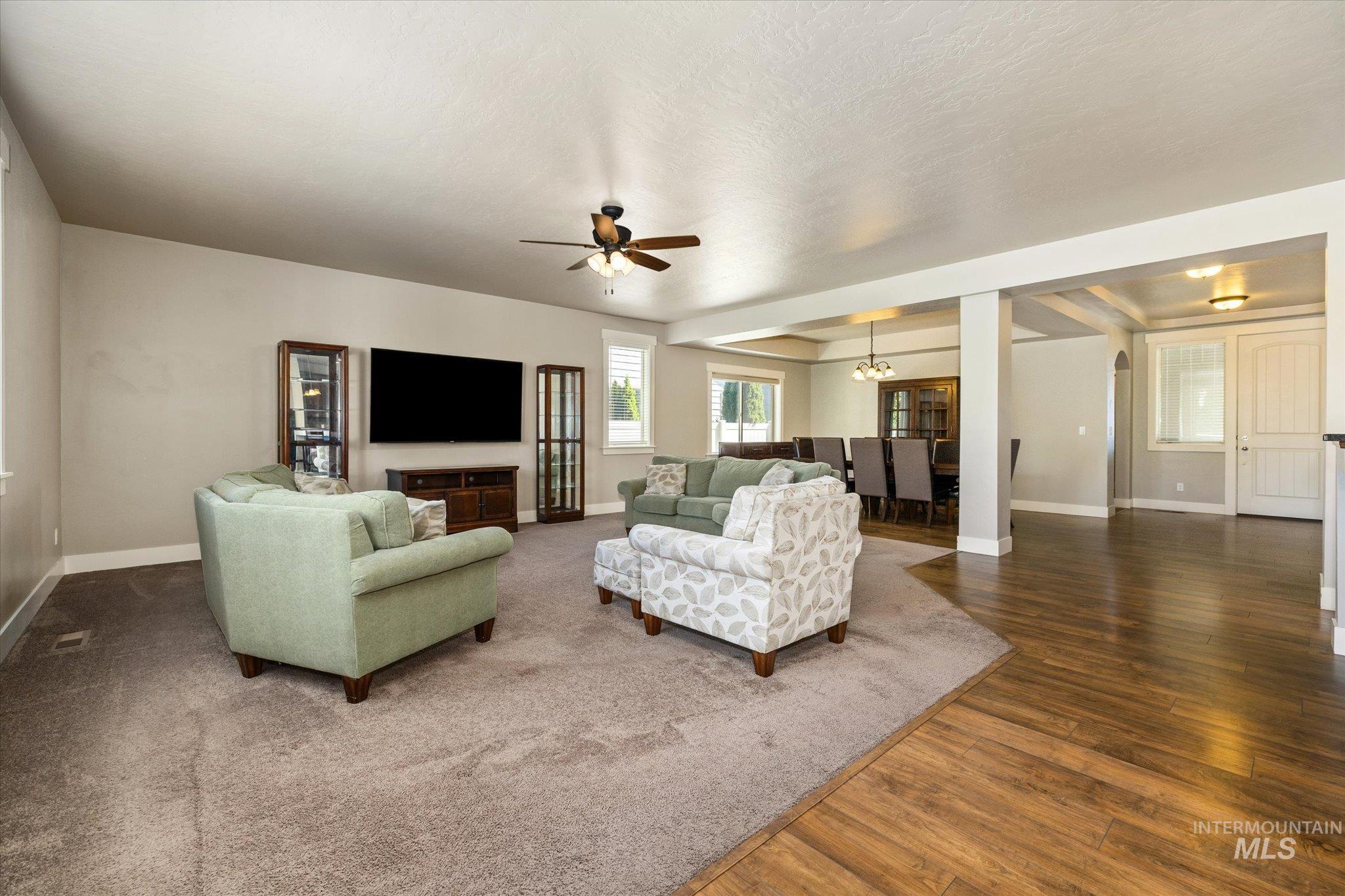 847 N Tullshire Way Property Photo 8