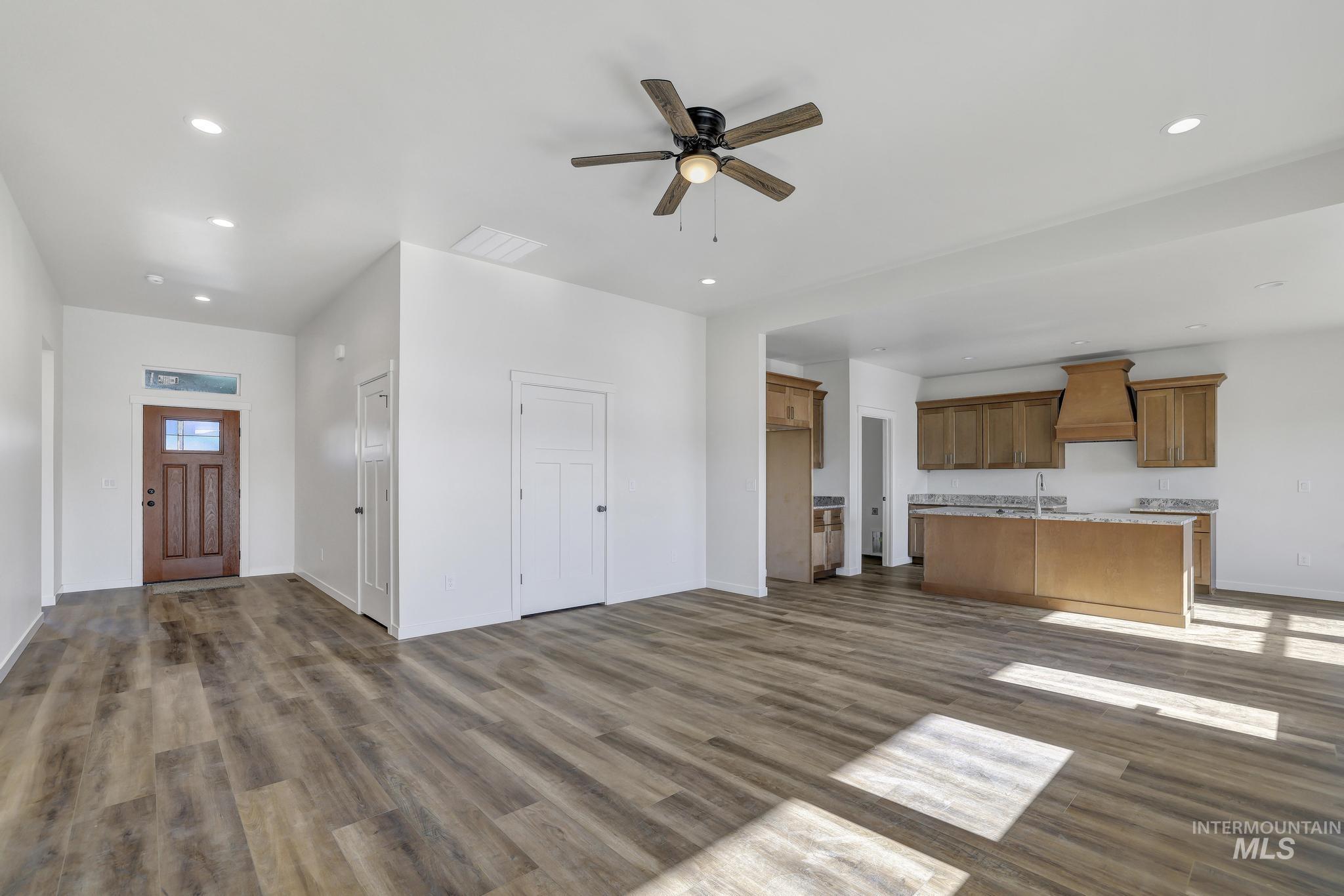 2010 Regan St Property Photo 7