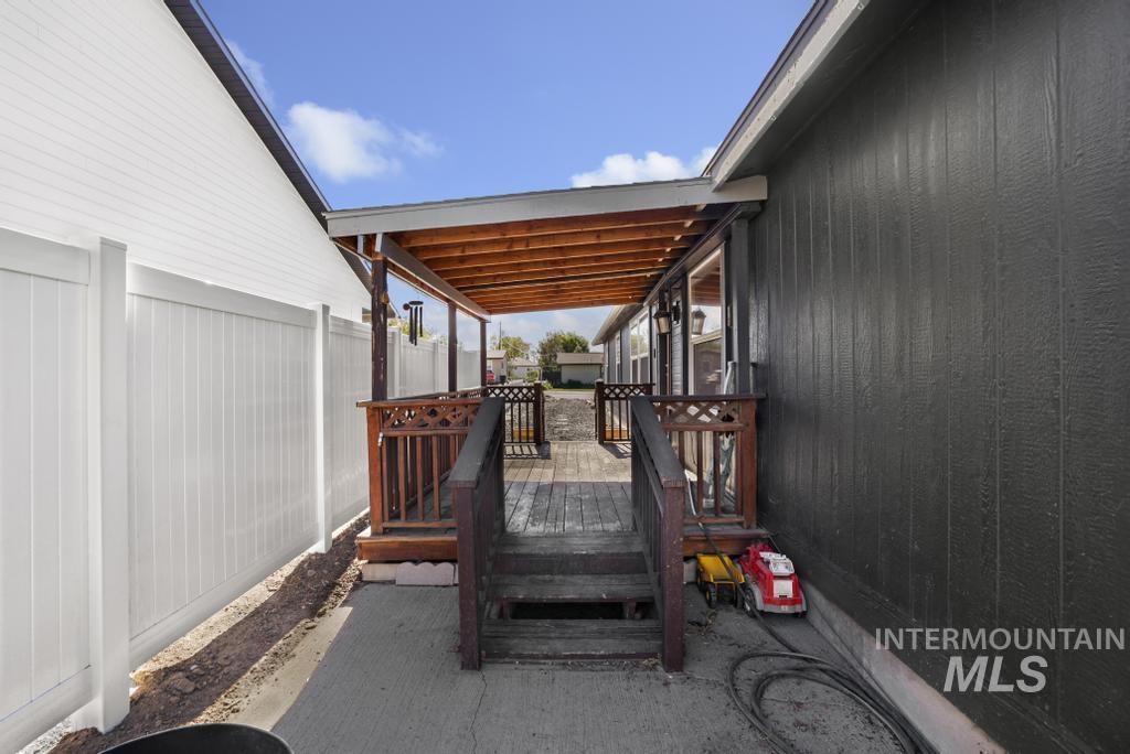 937 Katherine Street Property Photo 3
