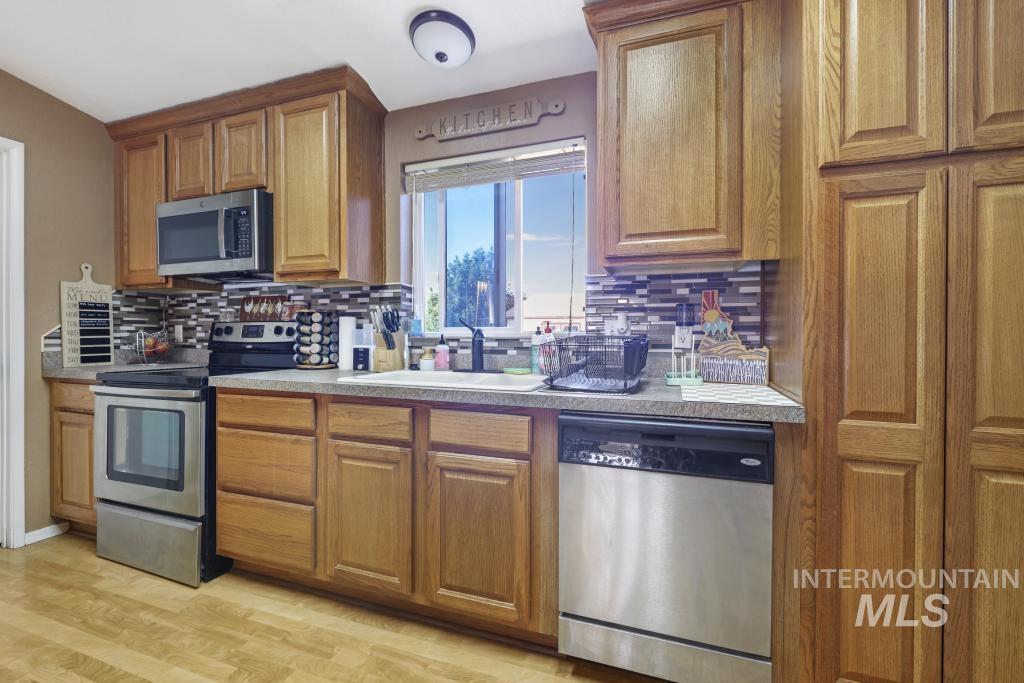 937 Katherine Street Property Photo 12