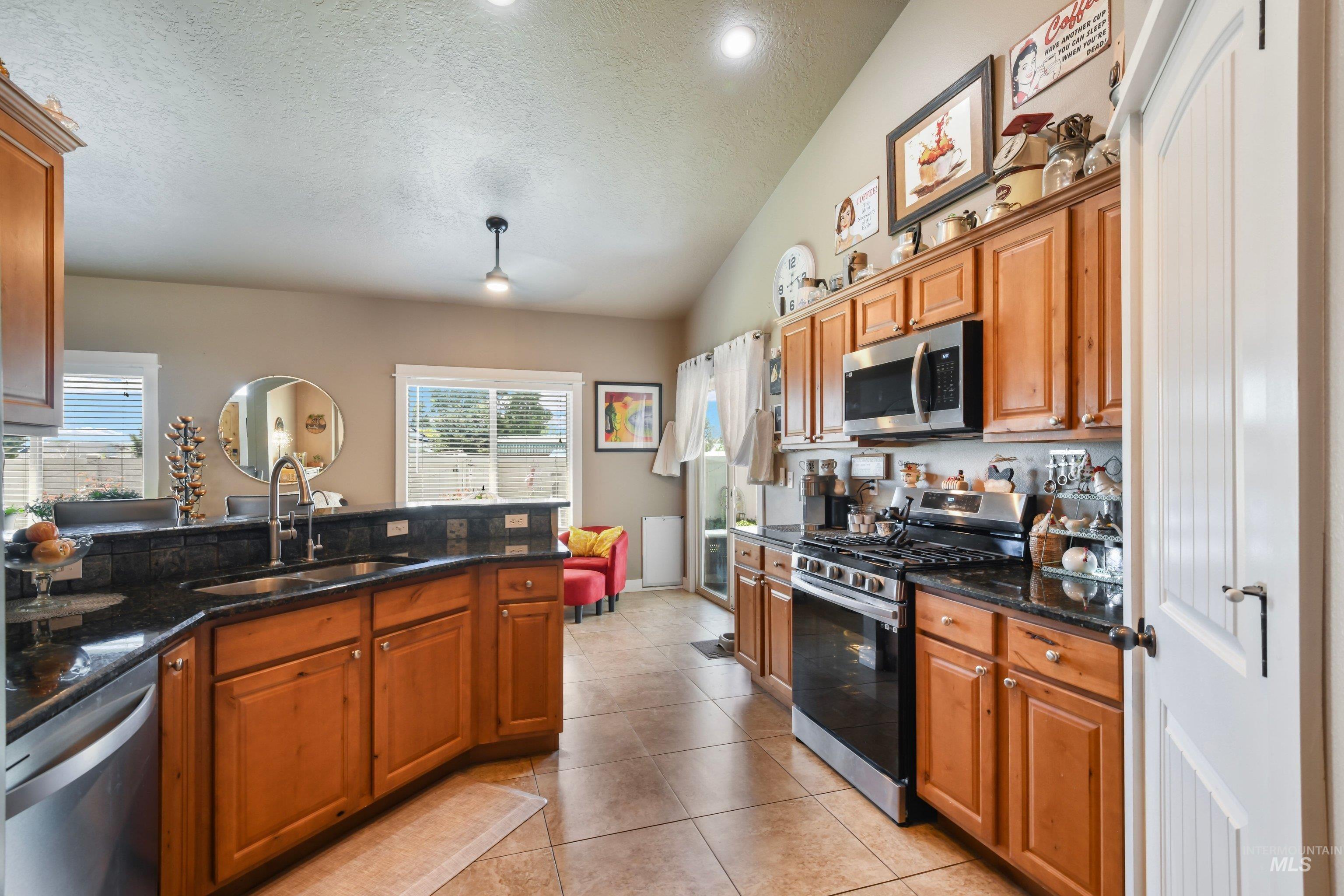 16 N Luke Loop Property Photo 15
