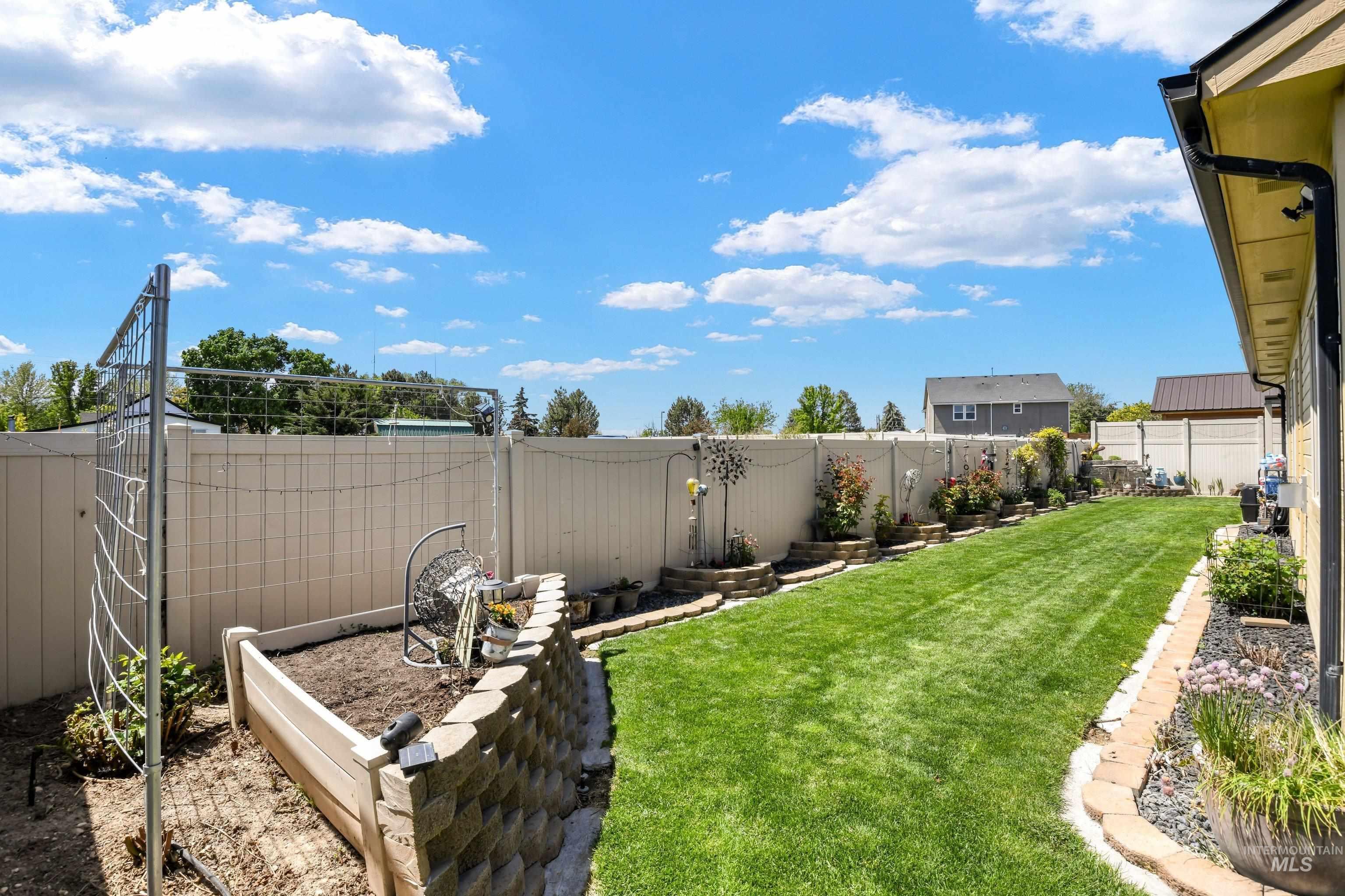 16 N Luke Loop Property Photo 32