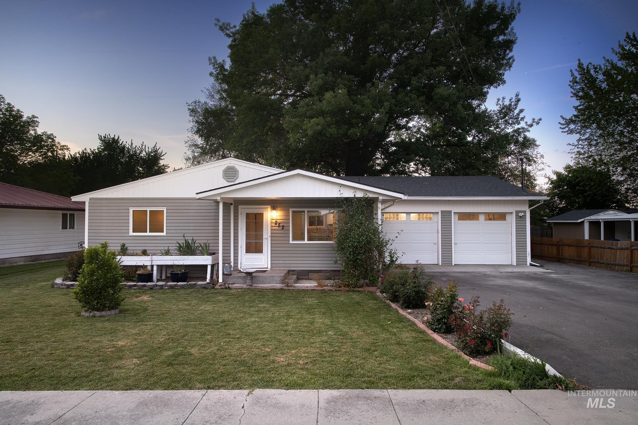 252 Se Boulevard Property Photo 1