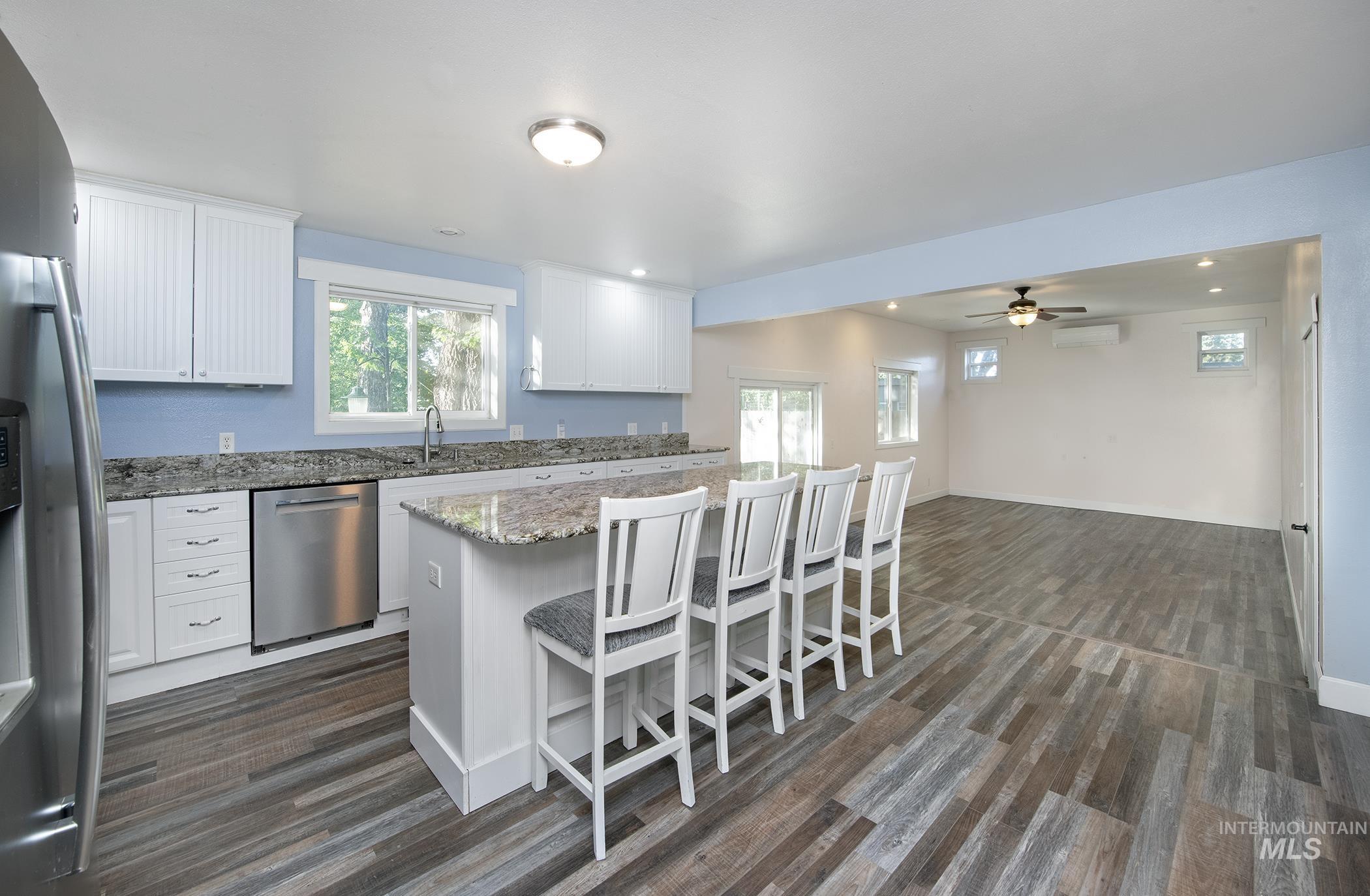 252 Se Boulevard Property Photo 5