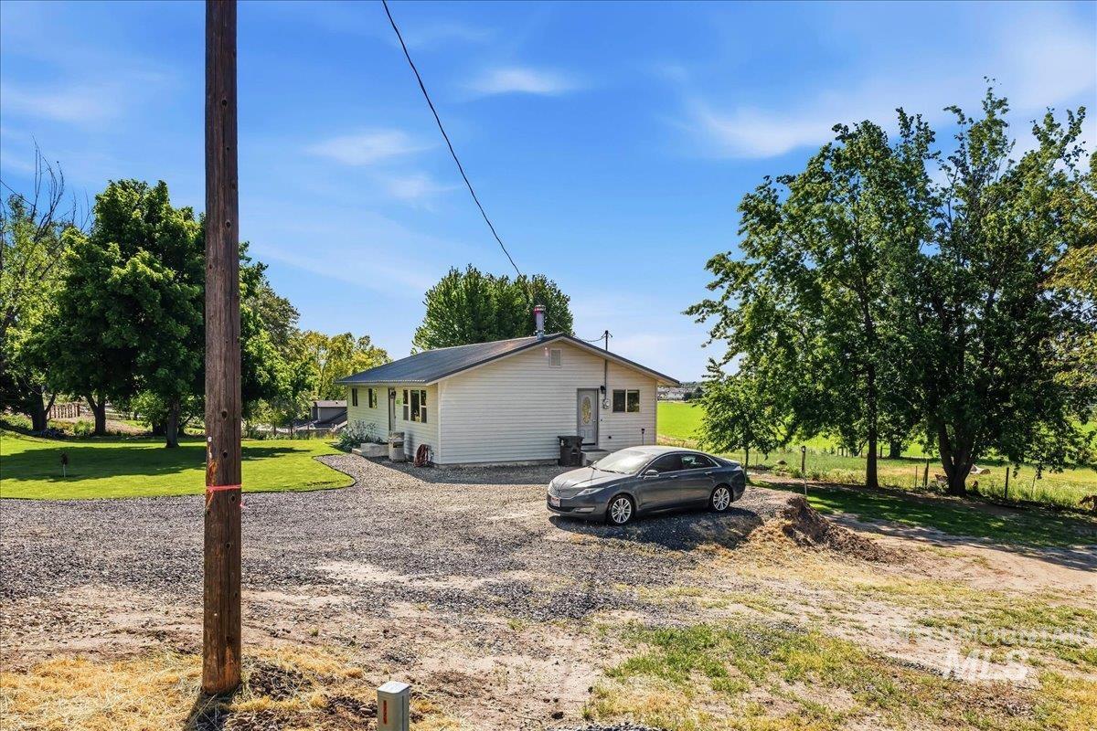 6323 Foothill Rd Property Photo 4