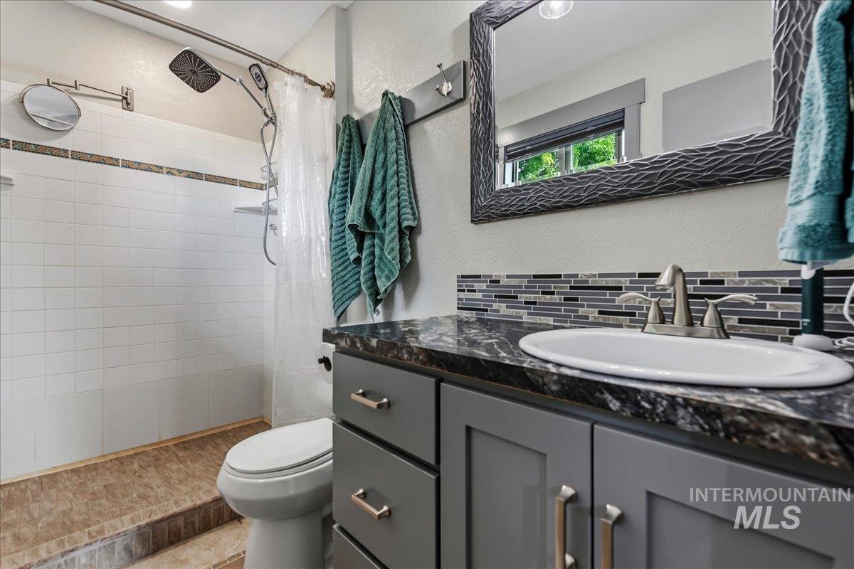 6323 Foothill Rd Property Photo 25