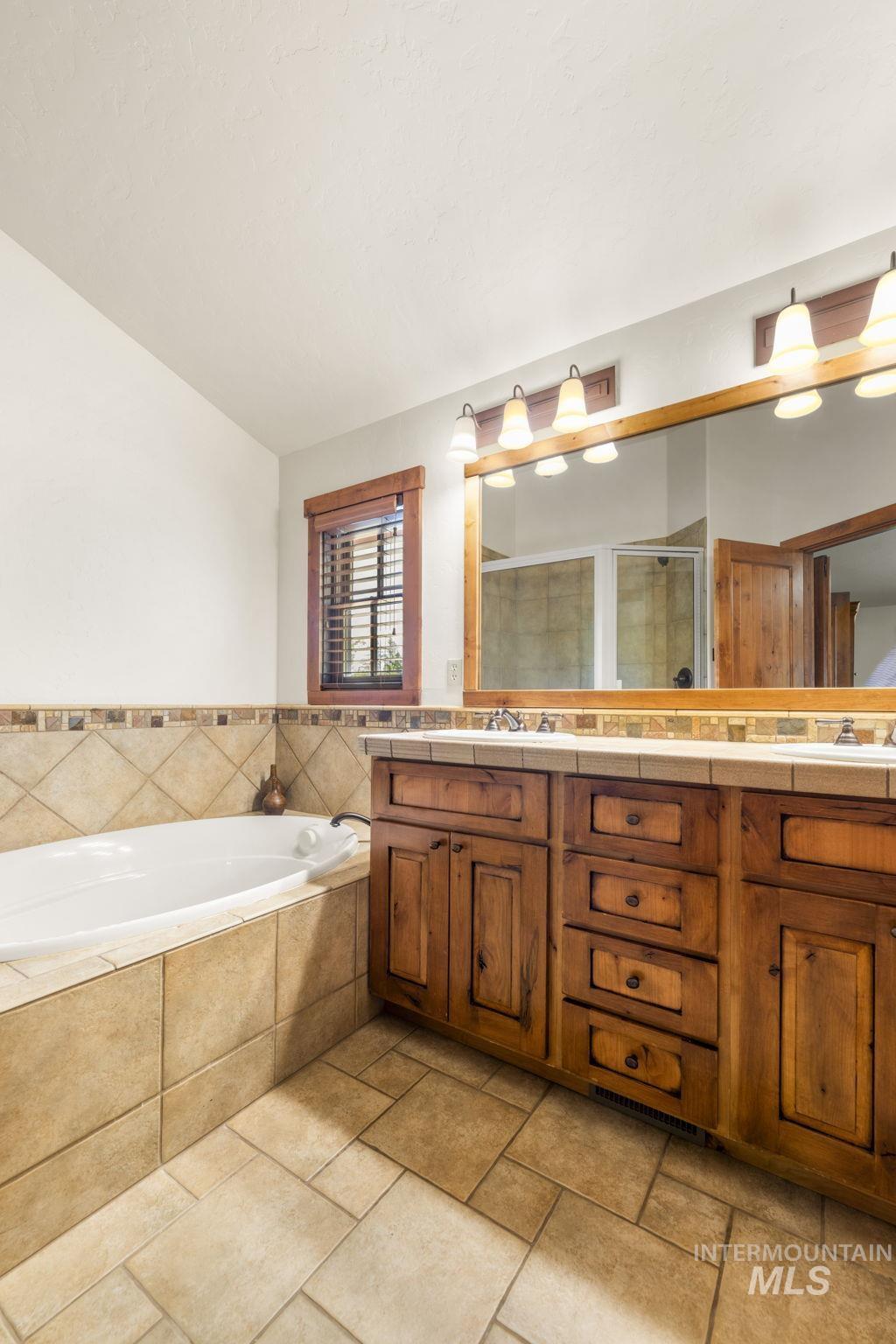 340 Discovery Property Photo 30