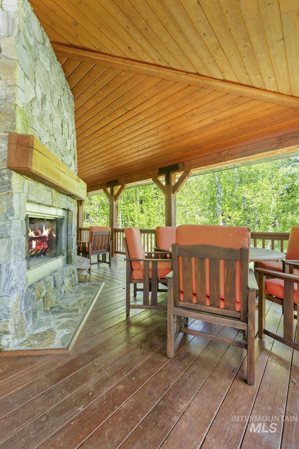 340 Discovery Property Photo 31