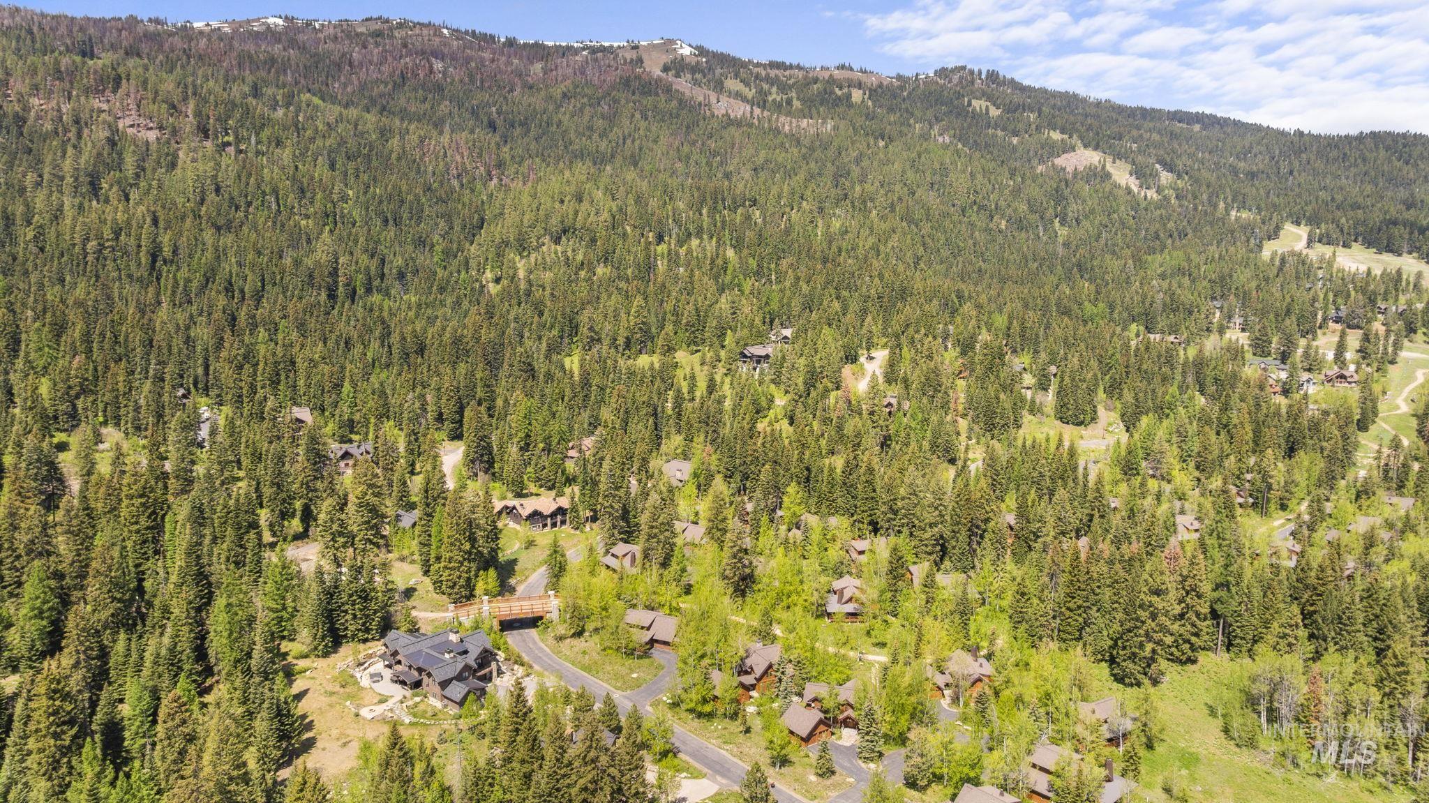 340 Discovery Property Photo 40