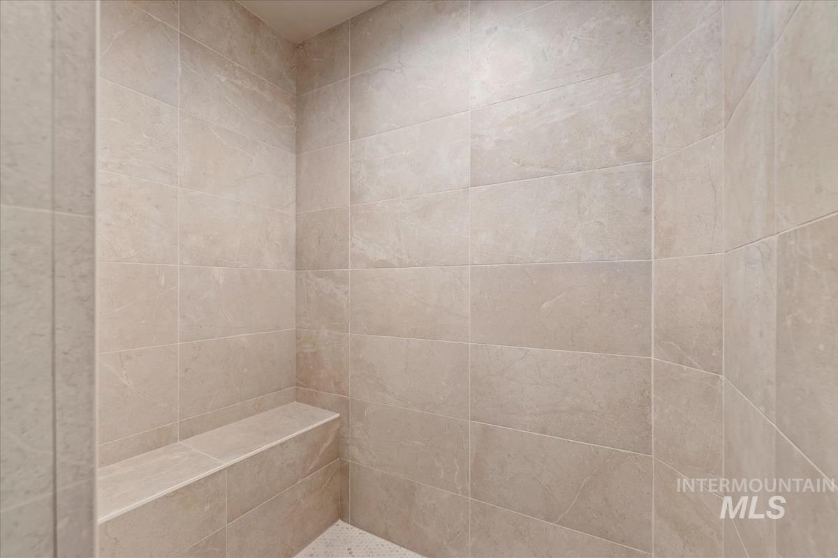 6555 S Charlie Pl. Property Photo 22