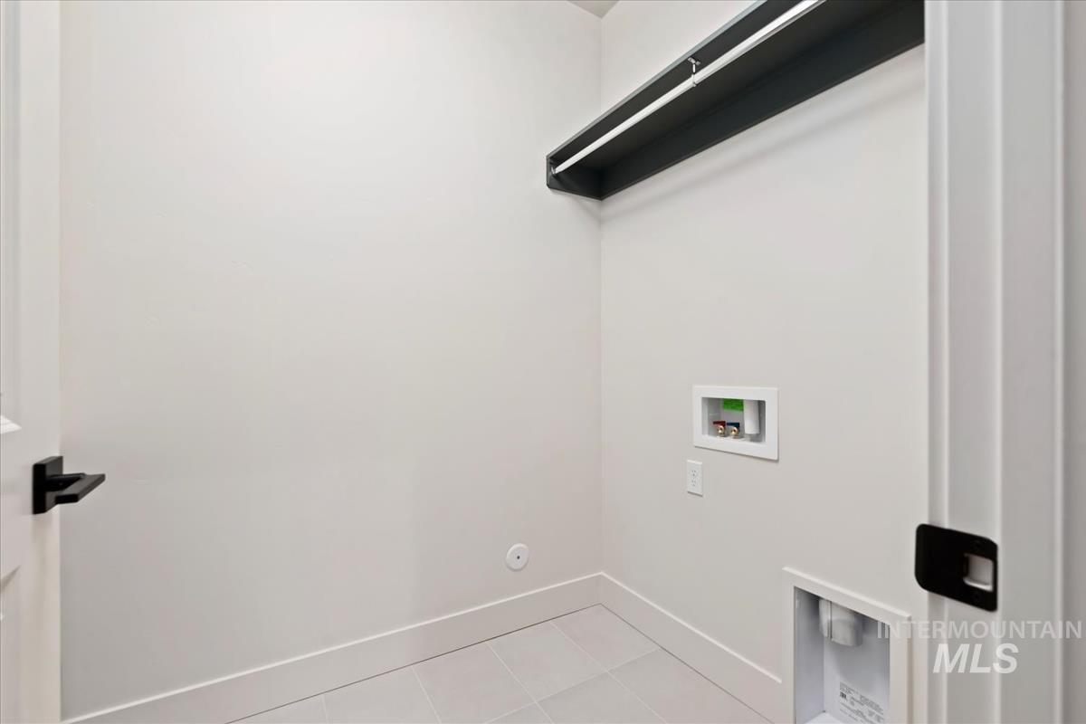 6555 S Charlie Pl. Property Photo 29