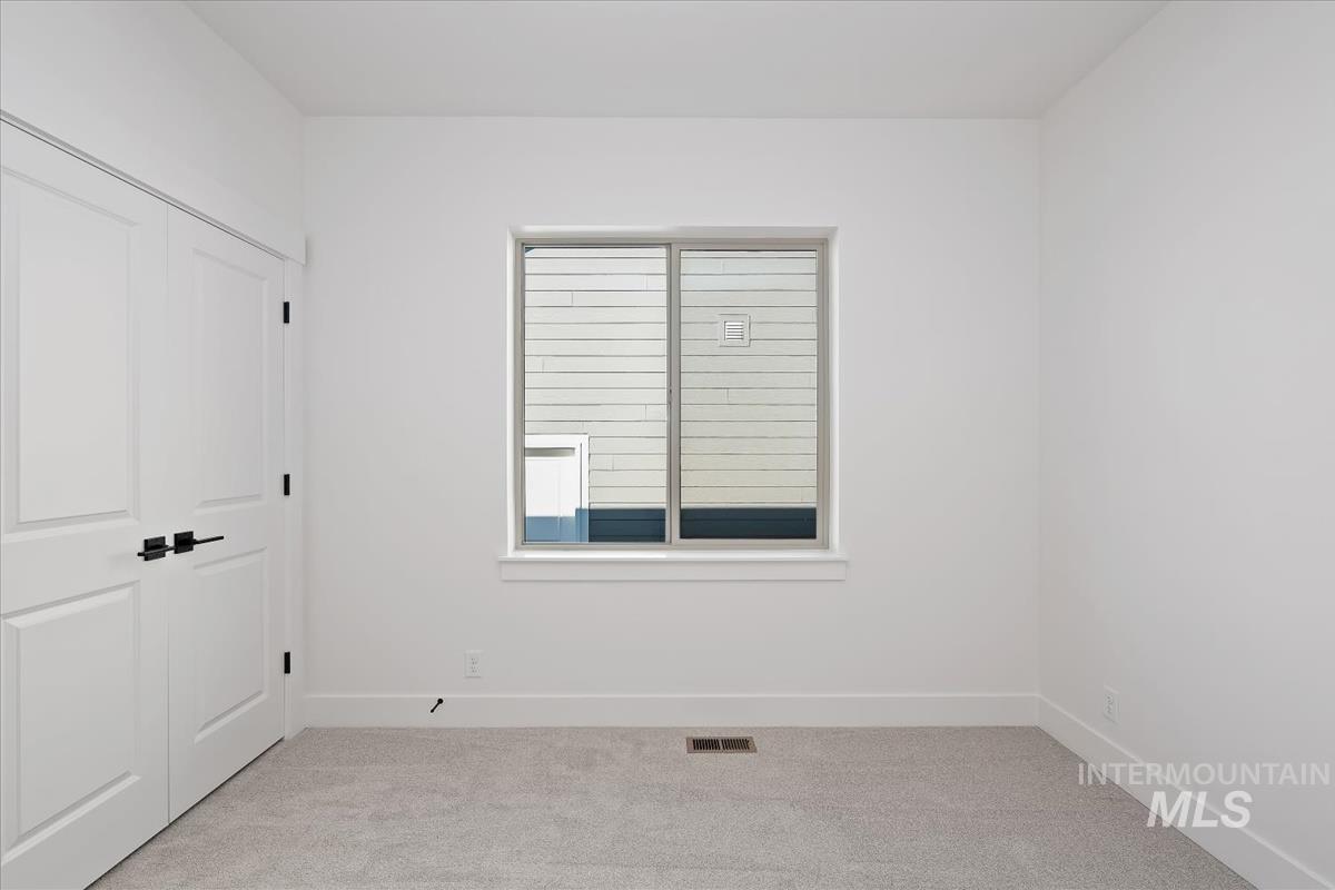 6557 S Charlie Pl. Property Photo 32