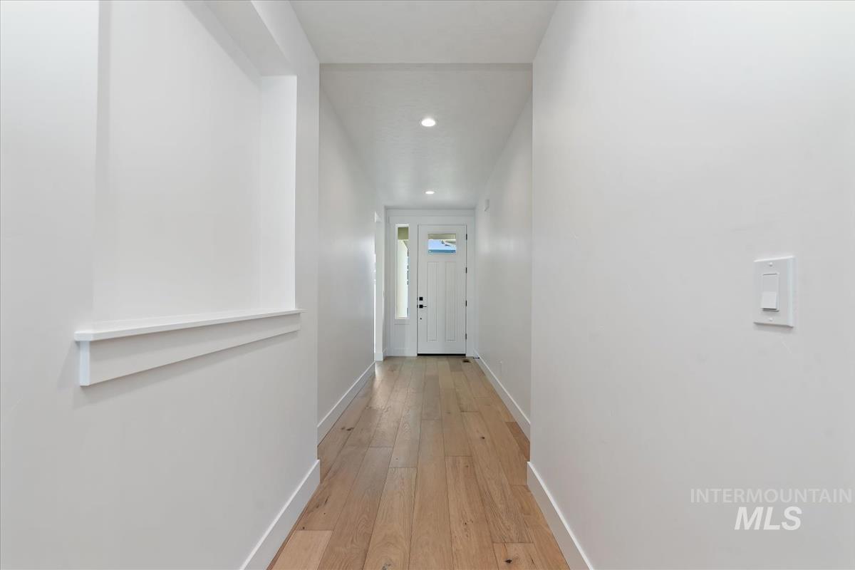 2211 N Ryde Ave. Property Photo 2