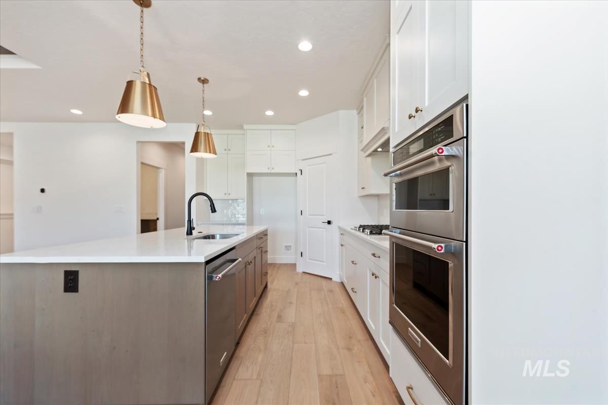 2211 N Ryde Ave. Property Photo 10