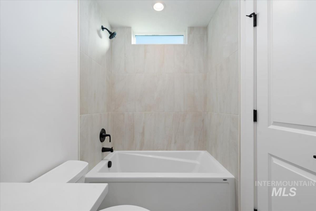 2211 N Ryde Ave. Property Photo 28