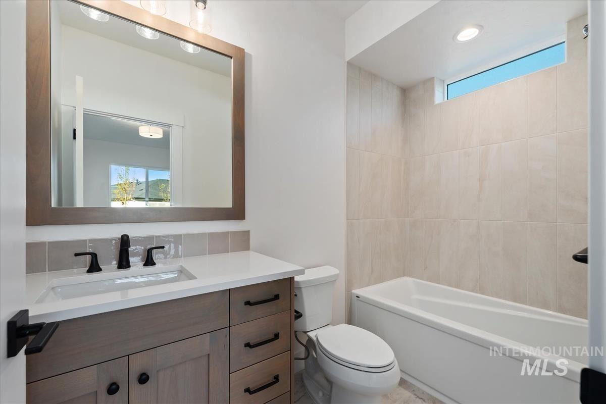 2211 N Ryde Ave. Property Photo 32