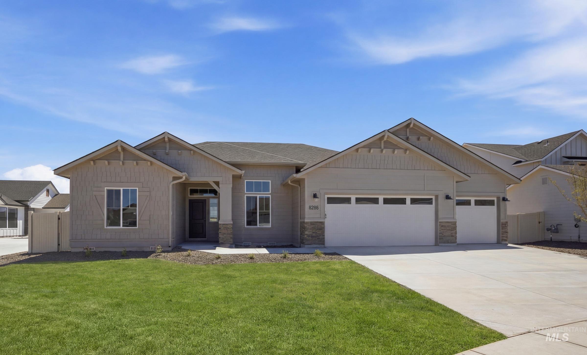 8286 E Cool River Lp Property Photo 1
